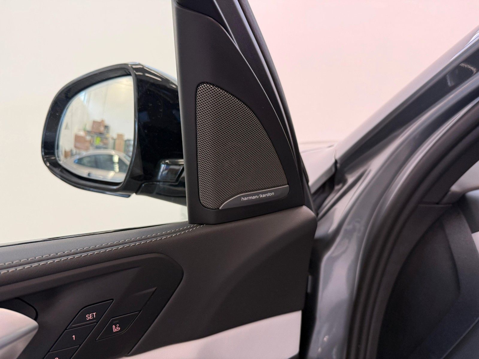 Fahrzeugabbildung BMW X5 30 d xDrive M Sport Pro ACC,HUD,PANO,H&K,LUFT