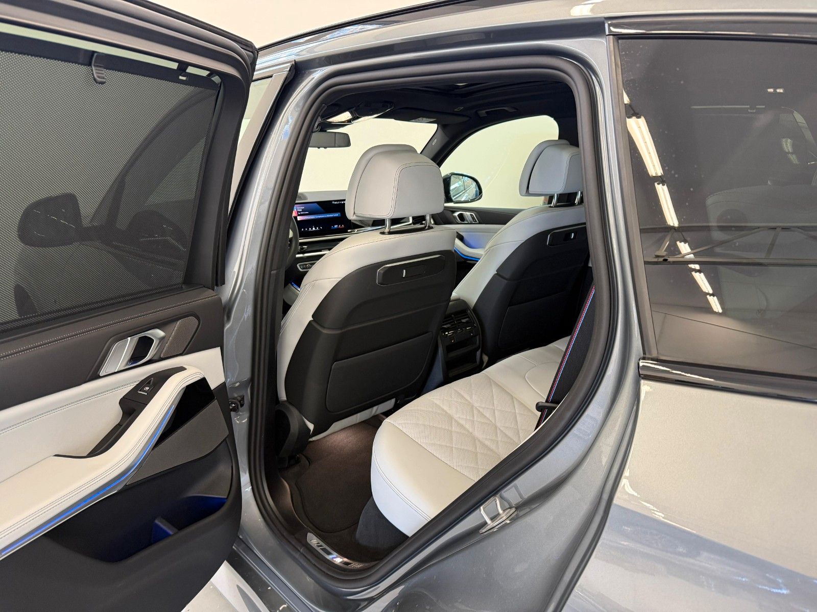 Fahrzeugabbildung BMW X5 30 d xDrive M Sport Pro ACC,HUD,PANO,H&K,LUFT