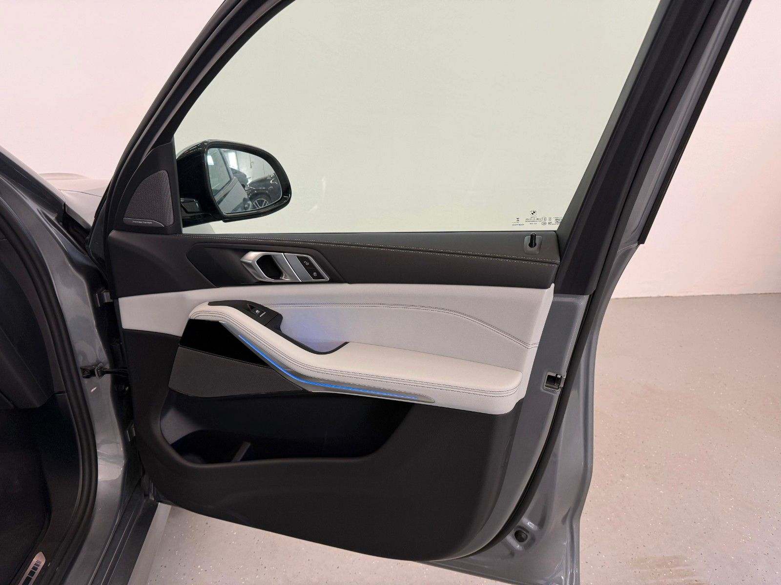 Fahrzeugabbildung BMW X5 30 d xDrive M Sport Pro ACC,HUD,PANO,H&K,LUFT