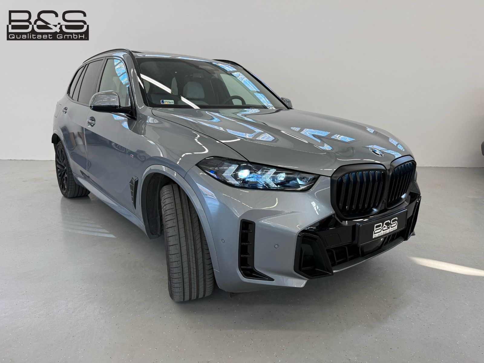 Fahrzeugabbildung BMW X5 30 d xDrive M Sport Pro ACC,HUD,PANO,H&K,LUFT