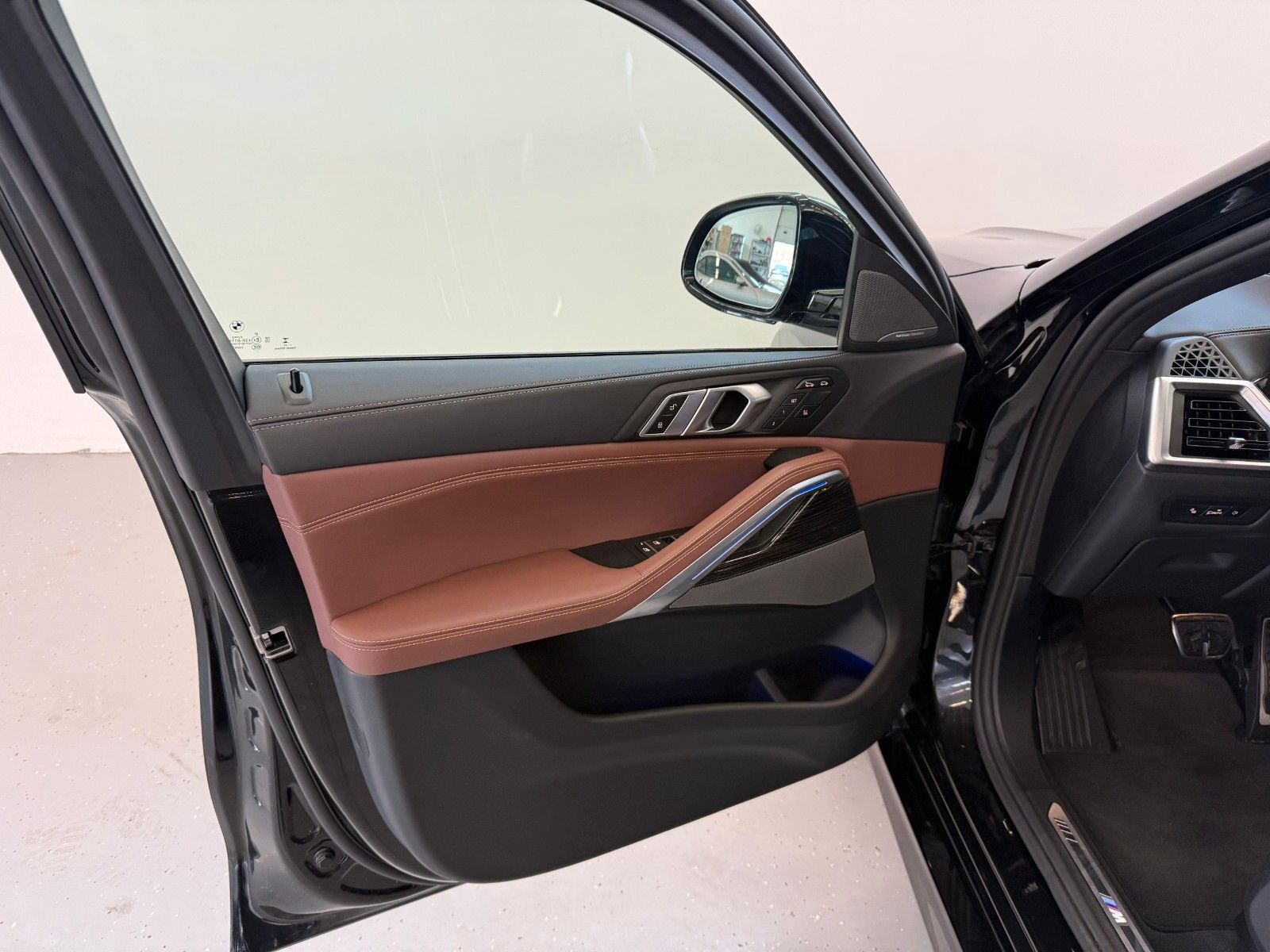 Fahrzeugabbildung BMW X6 40 d xDrive M Sport Pro ACC,H&K,HUD,PANO,LUFT