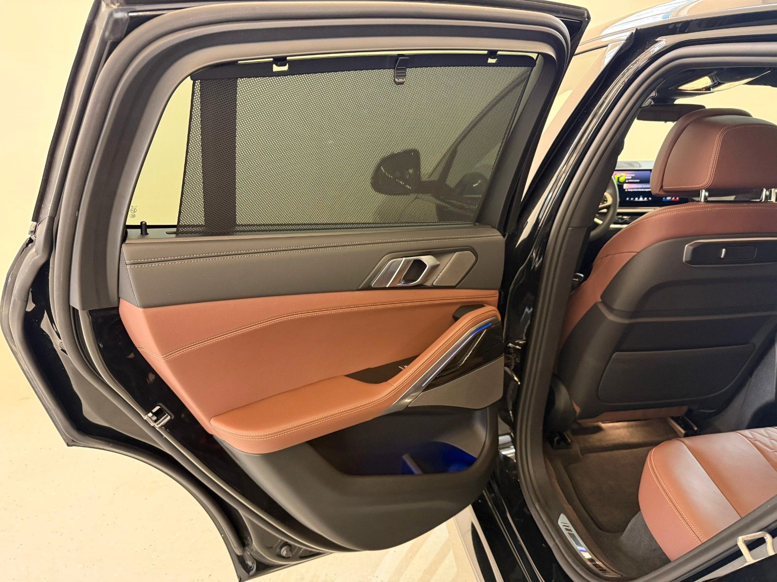 Fahrzeugabbildung BMW X6 40 d xDrive M Sport Pro ACC,H&K,HUD,PANO,LUFT