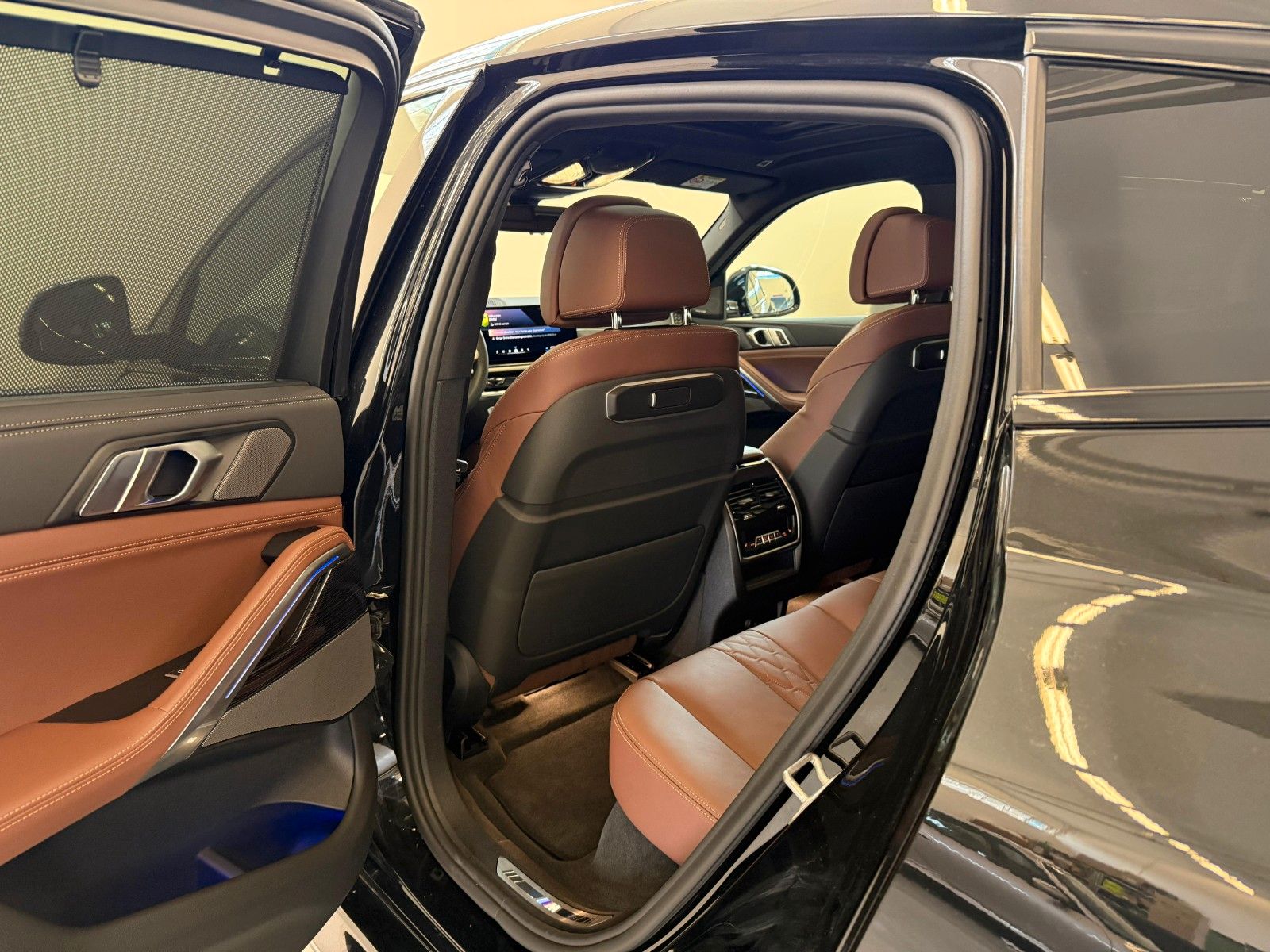 Fahrzeugabbildung BMW X6 40 d xDrive M Sport Pro ACC,H&K,HUD,PANO,LUFT