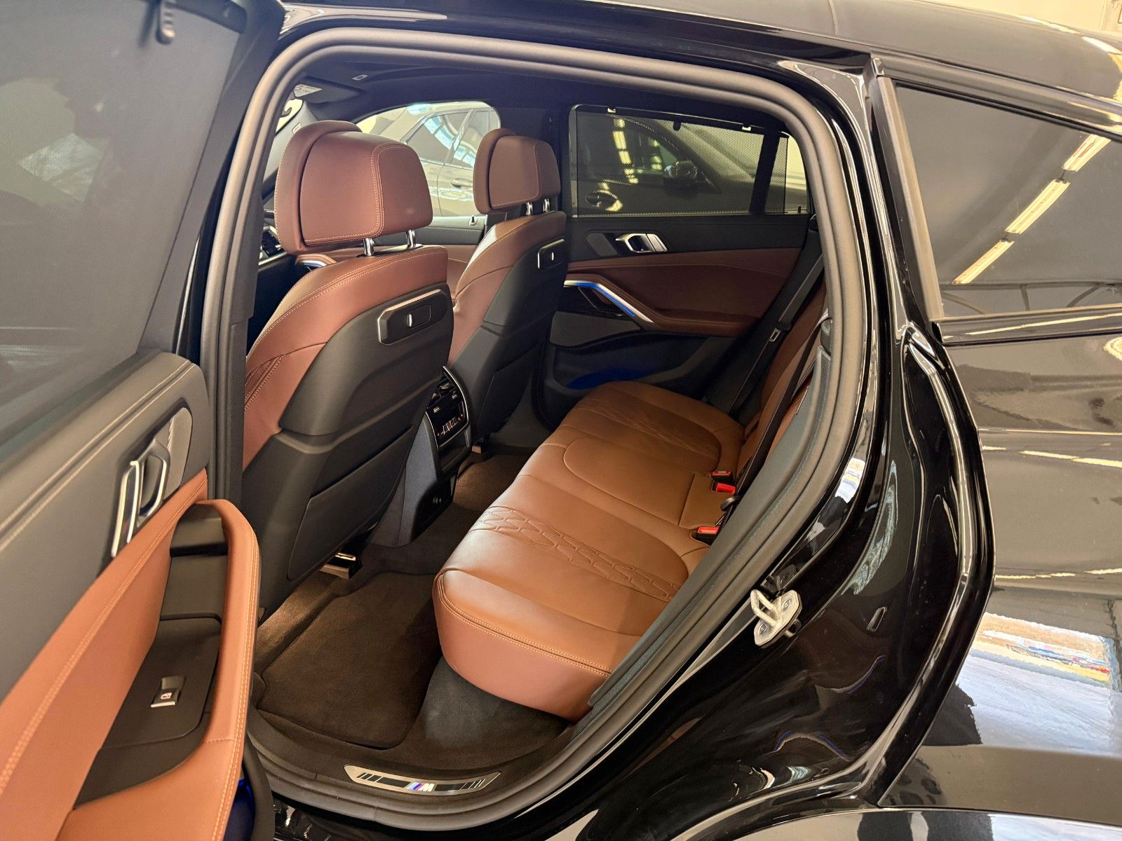 Fahrzeugabbildung BMW X6 40 d xDrive M Sport Pro ACC,H&K,HUD,PANO,LUFT