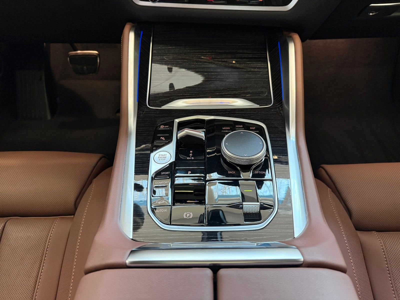 Fahrzeugabbildung BMW X6 40 d xDrive M Sport Pro ACC,H&K,HUD,PANO,LUFT