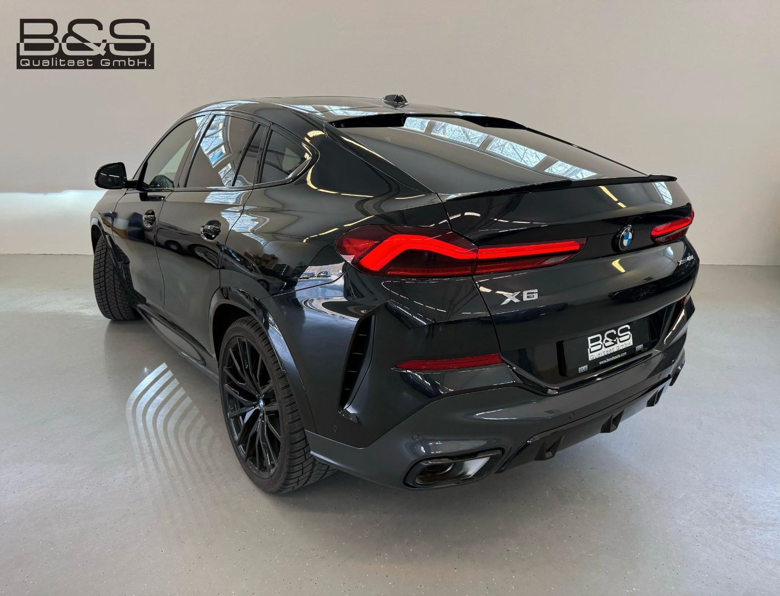 Fahrzeugabbildung BMW X6 40 d xDrive M Sport Pro ACC,H&K,HUD,PANO,LUFT