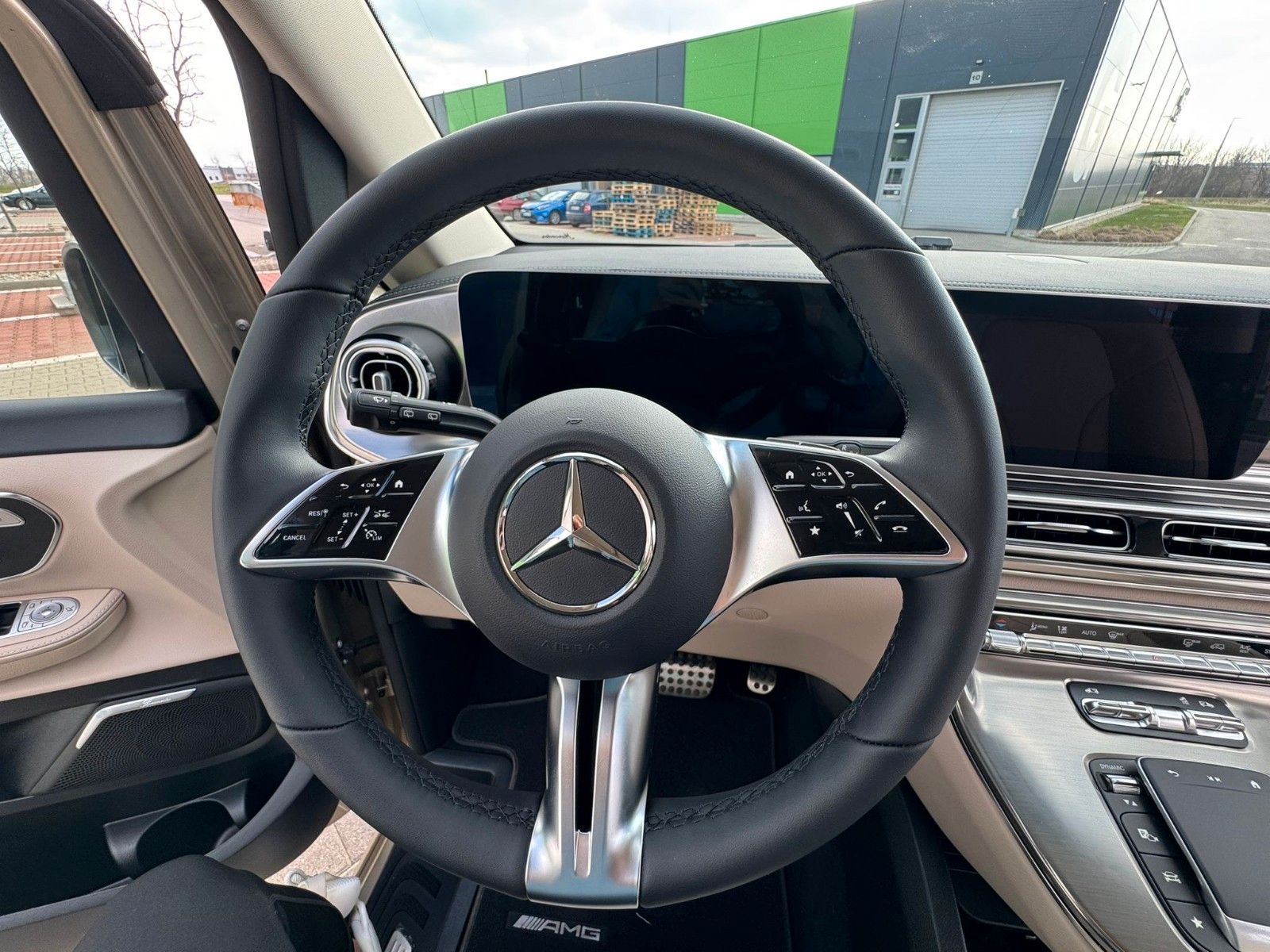 Fahrzeugabbildung Mercedes-Benz V 300d 4M AMG,EXCLUSIVE ExtraL.DISTR,BURM,LUFT