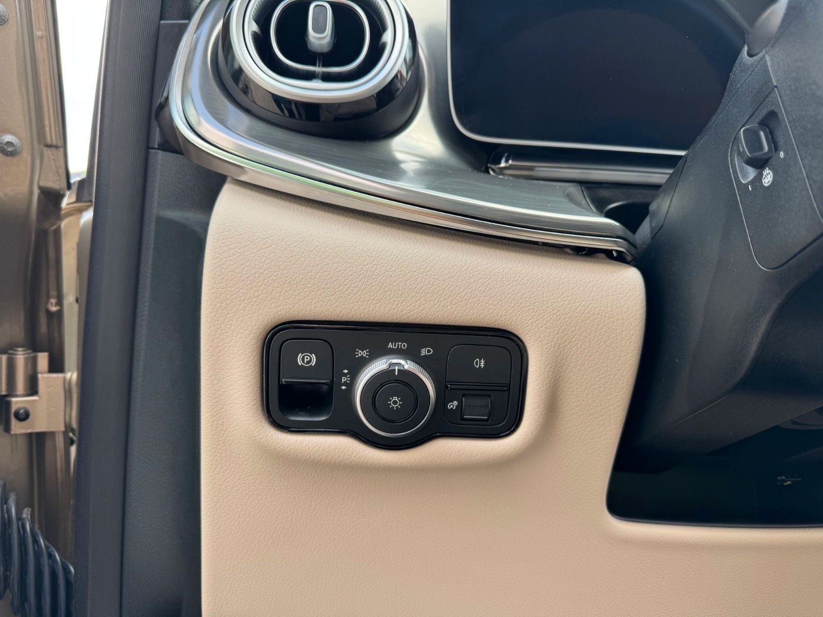 Fahrzeugabbildung Mercedes-Benz V 300d 4M AMG,EXCLUSIVE ExtraL.DISTR,BURM,LUFT