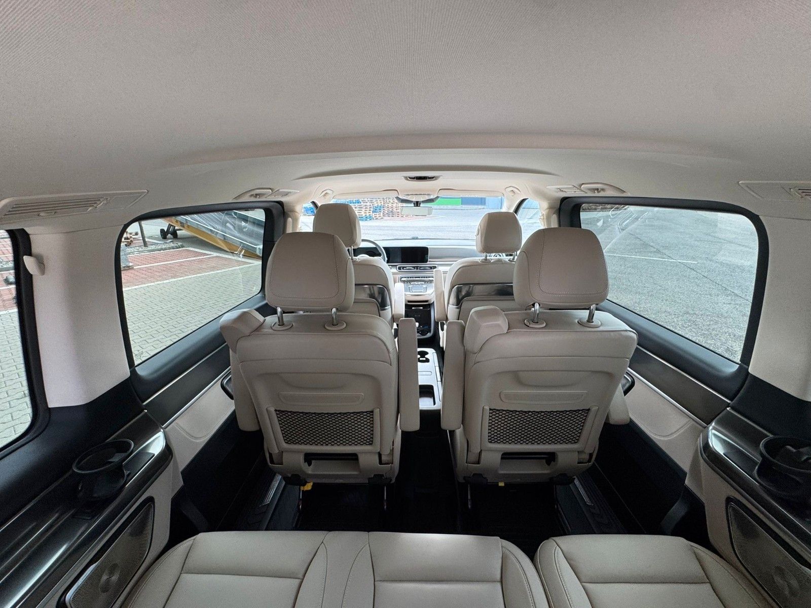 Fahrzeugabbildung Mercedes-Benz V 300d 4M AMG,EXCLUSIVE ExtraL.DISTR,BURM,LUFT