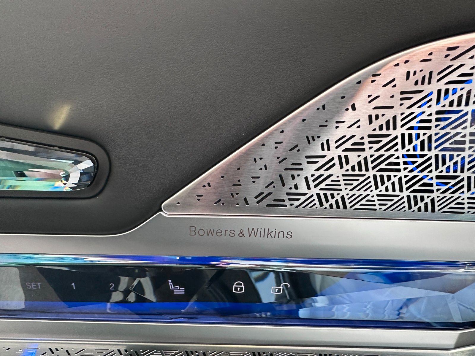 Fahrzeugabbildung BMW 740 d xDrive M Sport GranLusso,B&W,FondEnt,AutoT