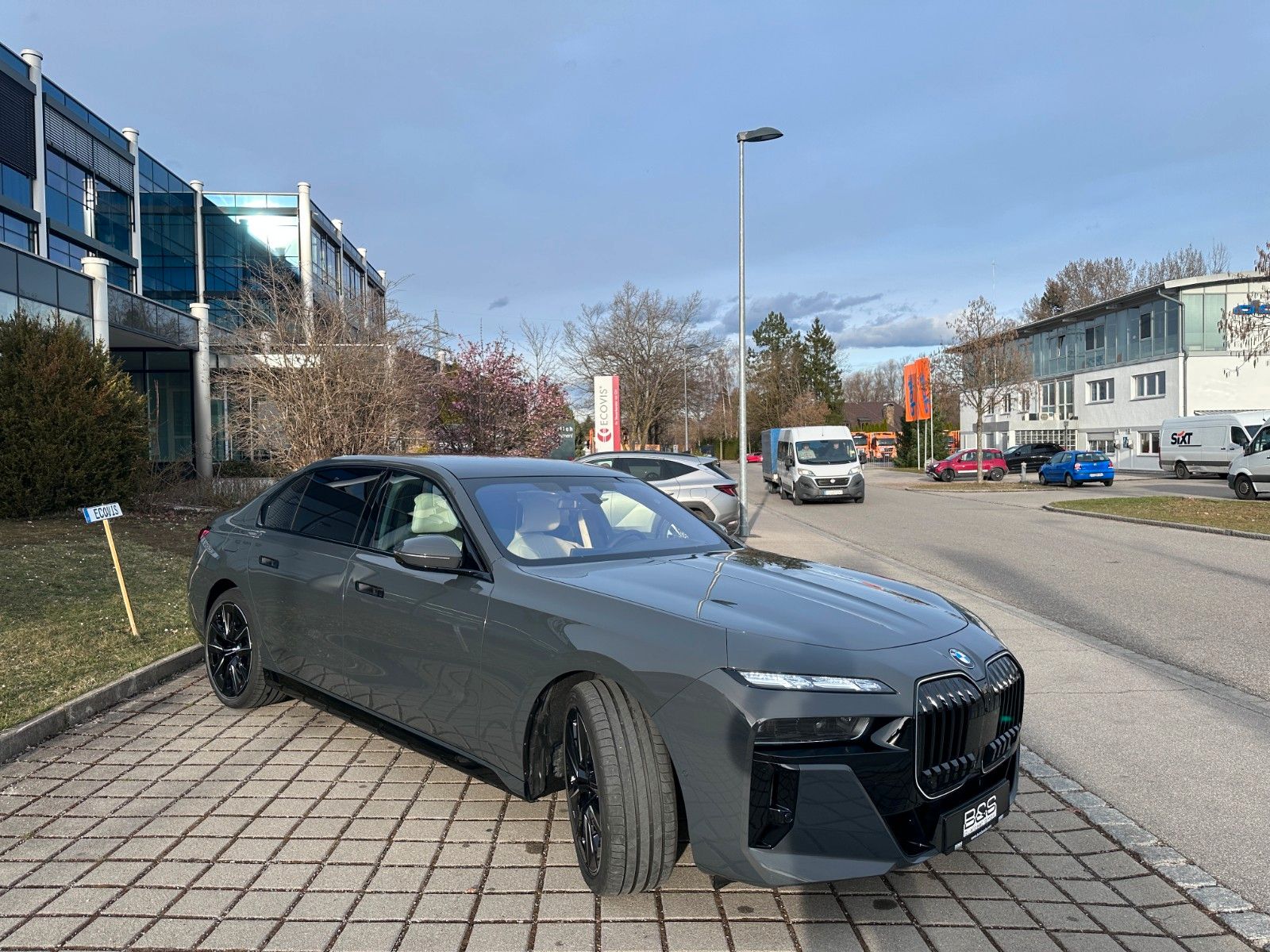 Fahrzeugabbildung BMW 740 d xDrive M Sport GranLusso,B&W,FondEnt,AutoT