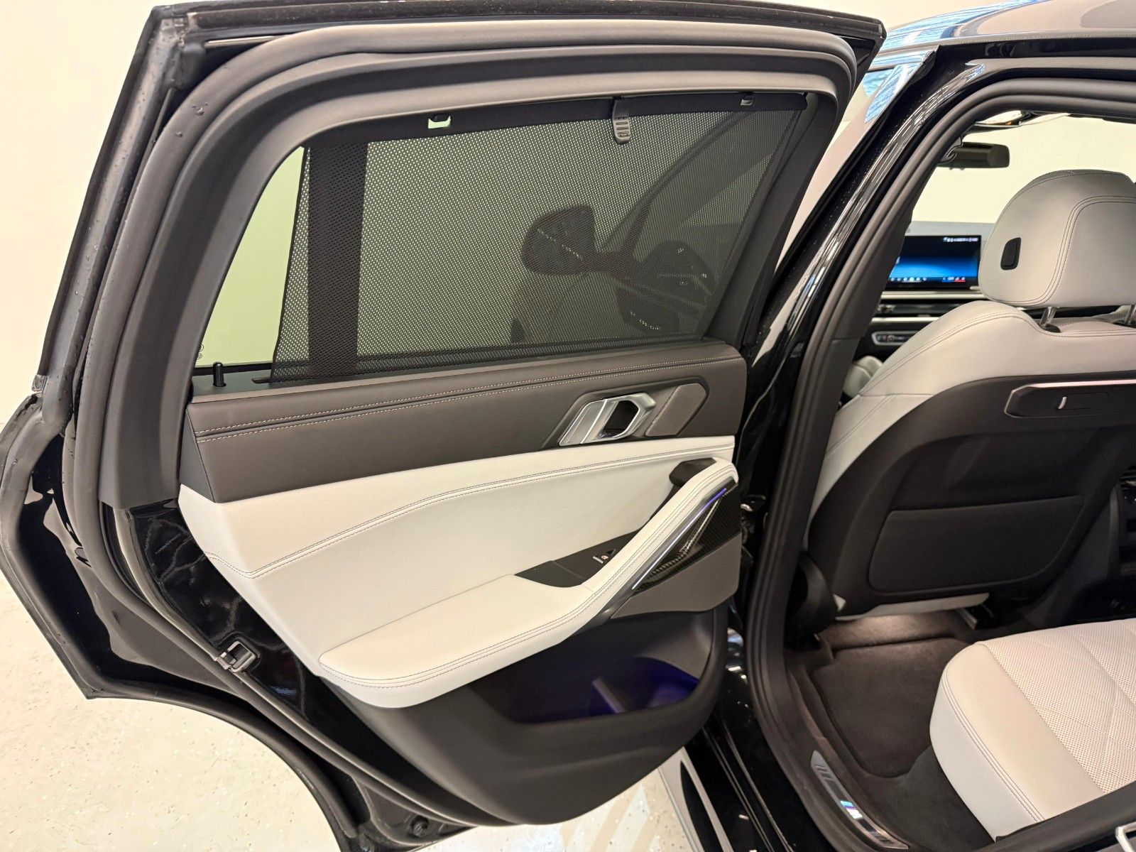 Fahrzeugabbildung BMW X6 30 d xDrive M Sport ACC,HUD,PANO,HARMAN,LUFT.