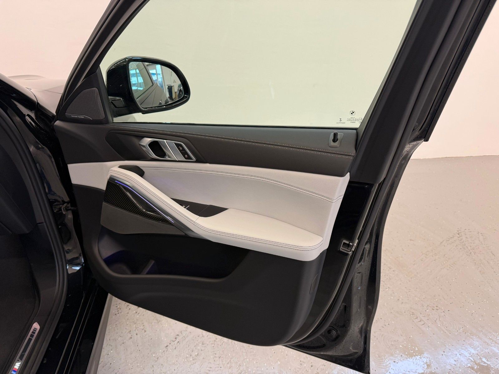 Fahrzeugabbildung BMW X6 30 d xDrive M Sport ACC,HUD,PANO,HARMAN,LUFT.