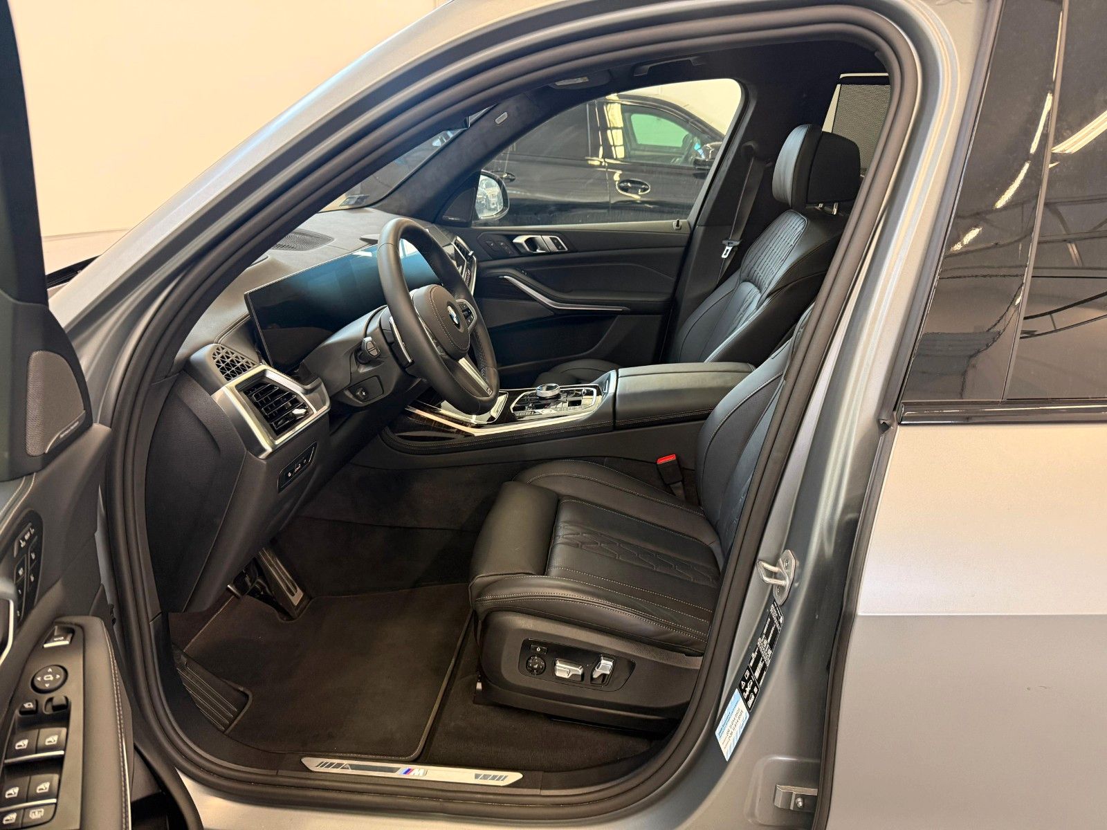 Fahrzeugabbildung BMW X7 xDrive 40 d M Sport ACC,HUD,SKYL,H&K,LUFT,AHK