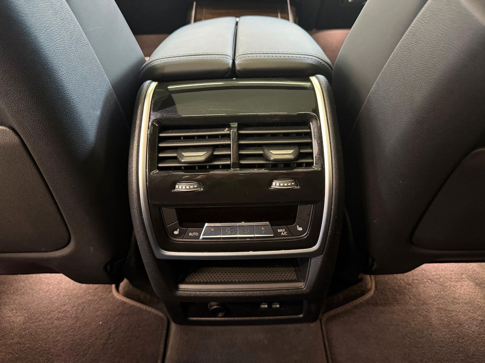 Fahrzeugabbildung BMW X7 xDrive 40 d M Sport ACC,HUD,SKYL,H&K,LUFT,AHK