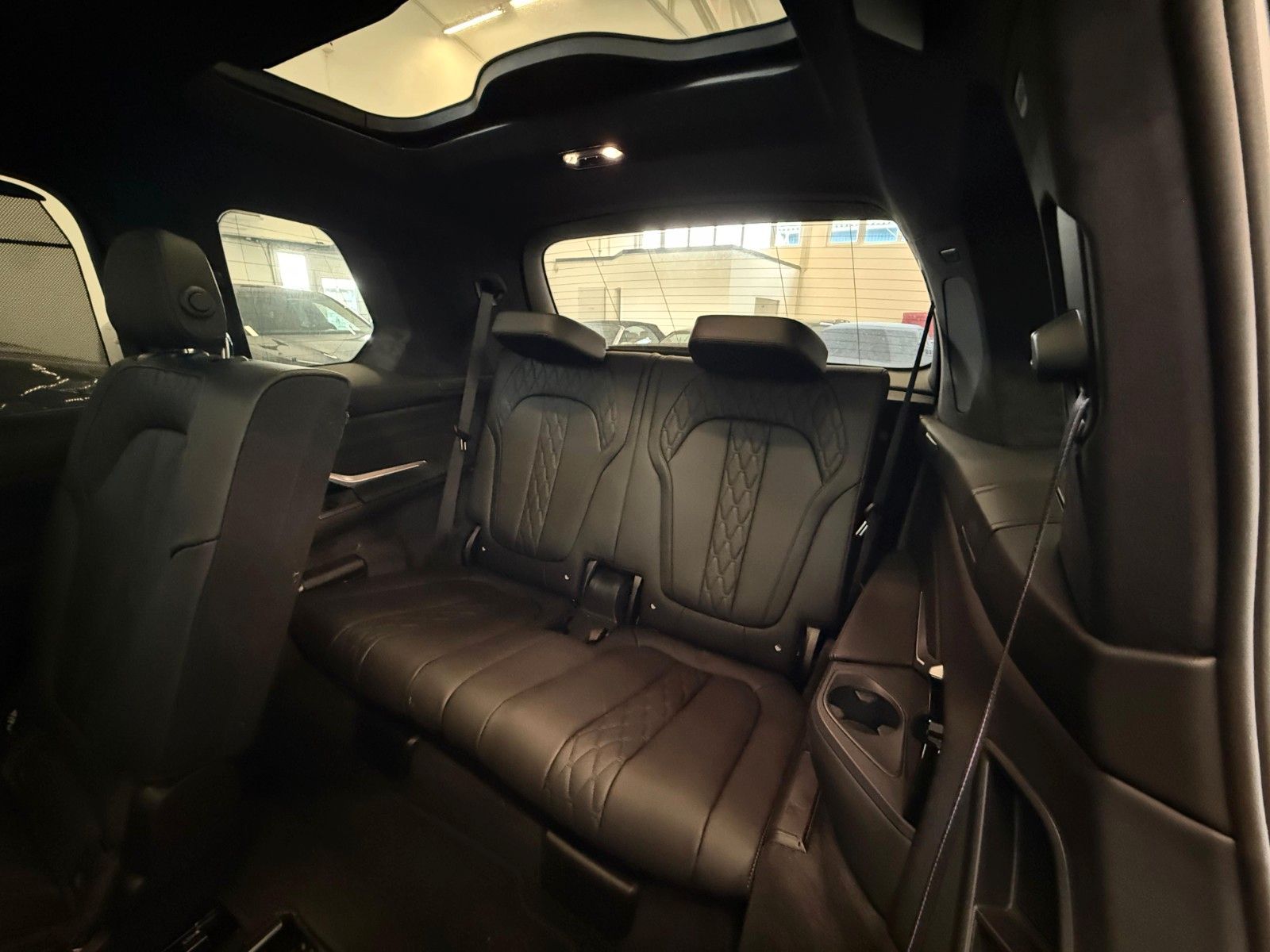 Fahrzeugabbildung BMW X7 xDrive 40 d M Sport ACC,HUD,SKYL,H&K,LUFT,AHK