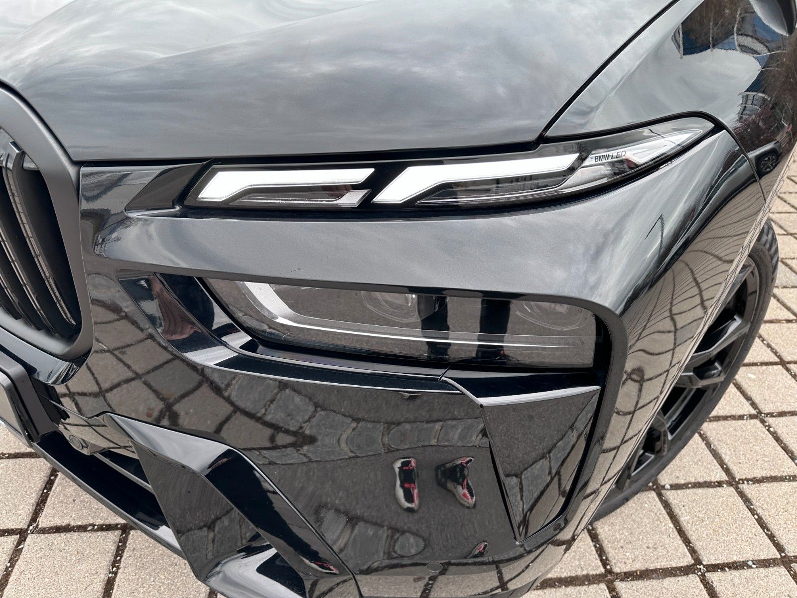 Fahrzeugabbildung BMW X7 xDrive 40 d M Sport ACC,HUD,SKYL,H&K,LUFT,22"