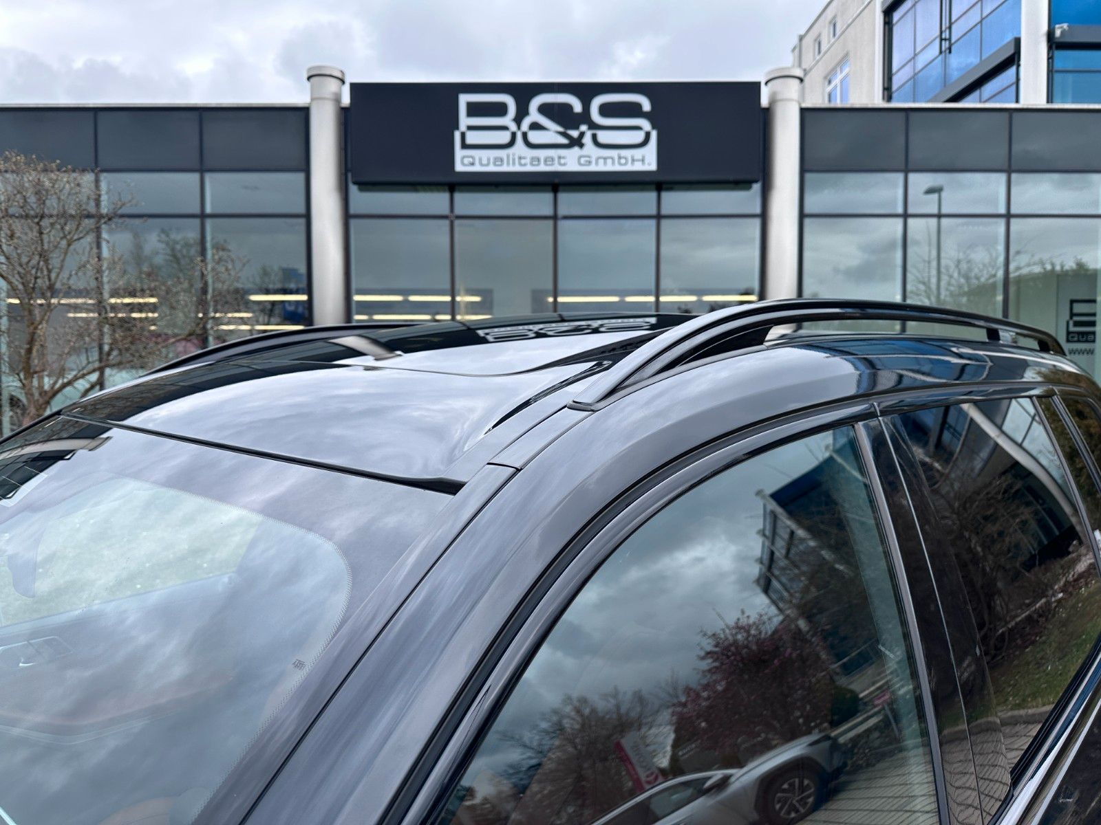 Fahrzeugabbildung BMW X7 xDrive 40 d M Sport ACC,HUD,SKYL,H&K,LUFT,22"