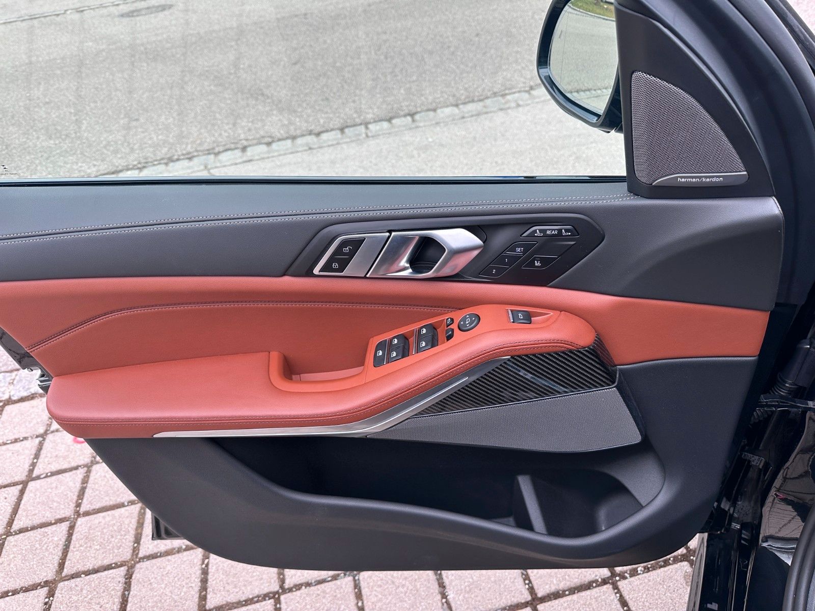 Fahrzeugabbildung BMW X7 xDrive 40 d M Sport ACC,HUD,SKYL,H&K,LUFT,22"