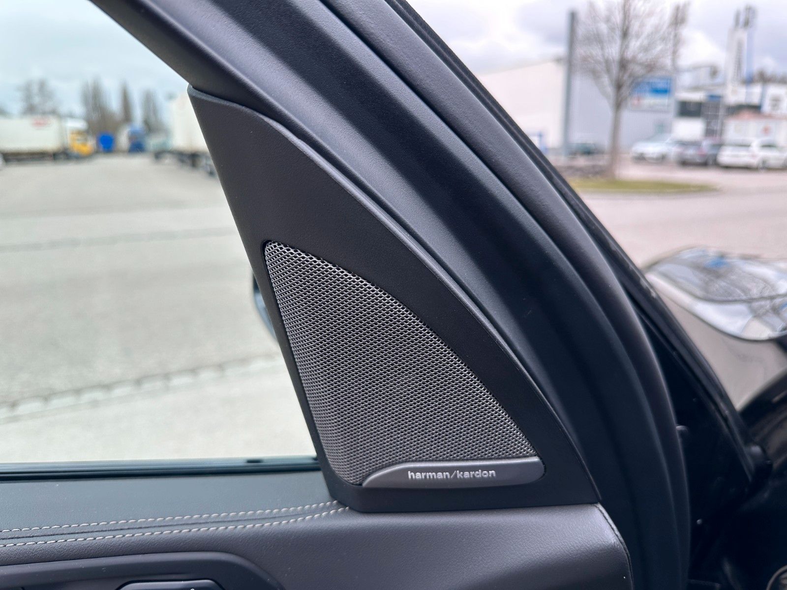 Fahrzeugabbildung BMW X7 xDrive 40 d M Sport ACC,HUD,SKYL,H&K,LUFT,22"