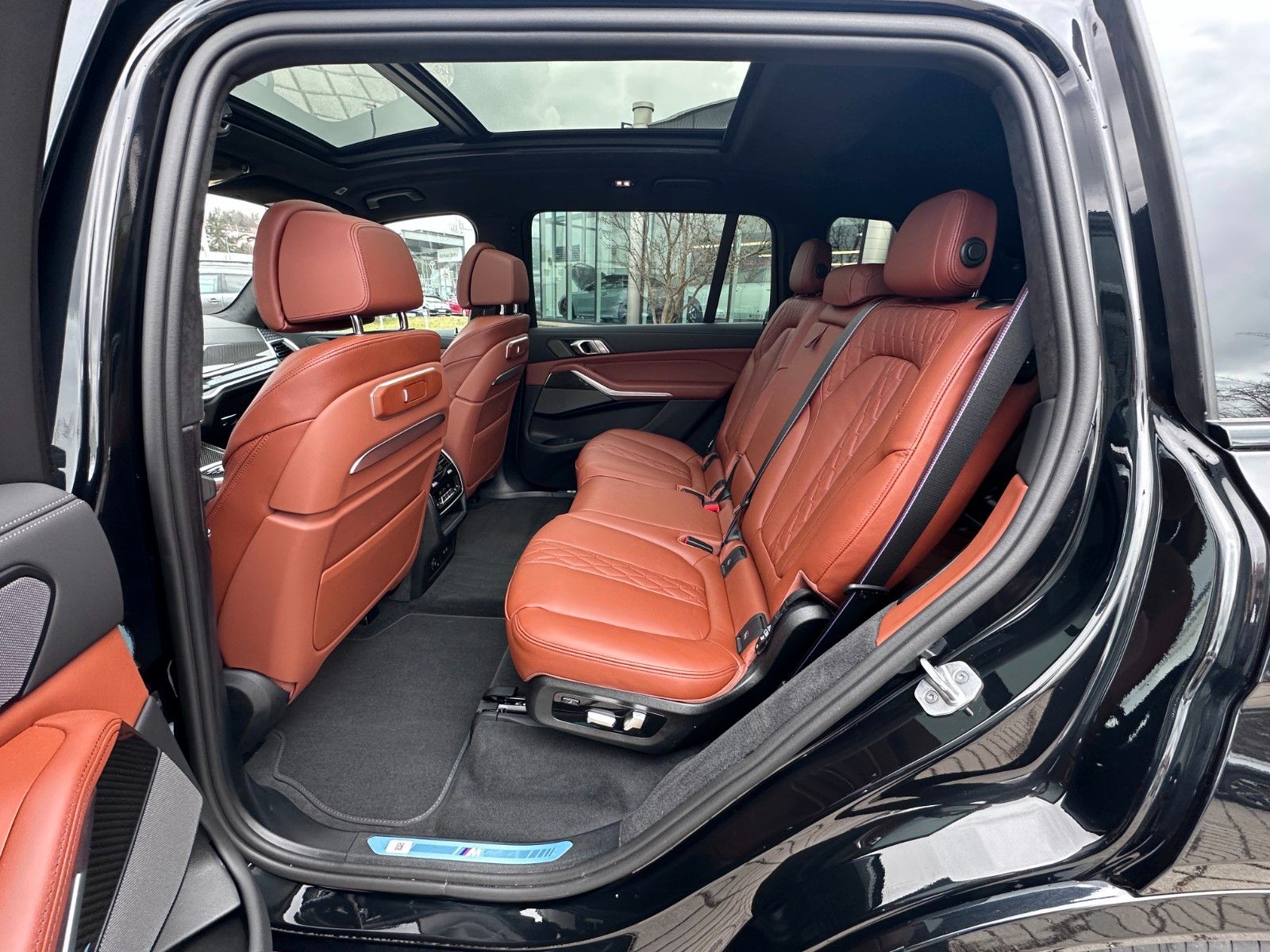 Fahrzeugabbildung BMW X7 xDrive 40 d M Sport ACC,HUD,SKYL,H&K,LUFT,22"