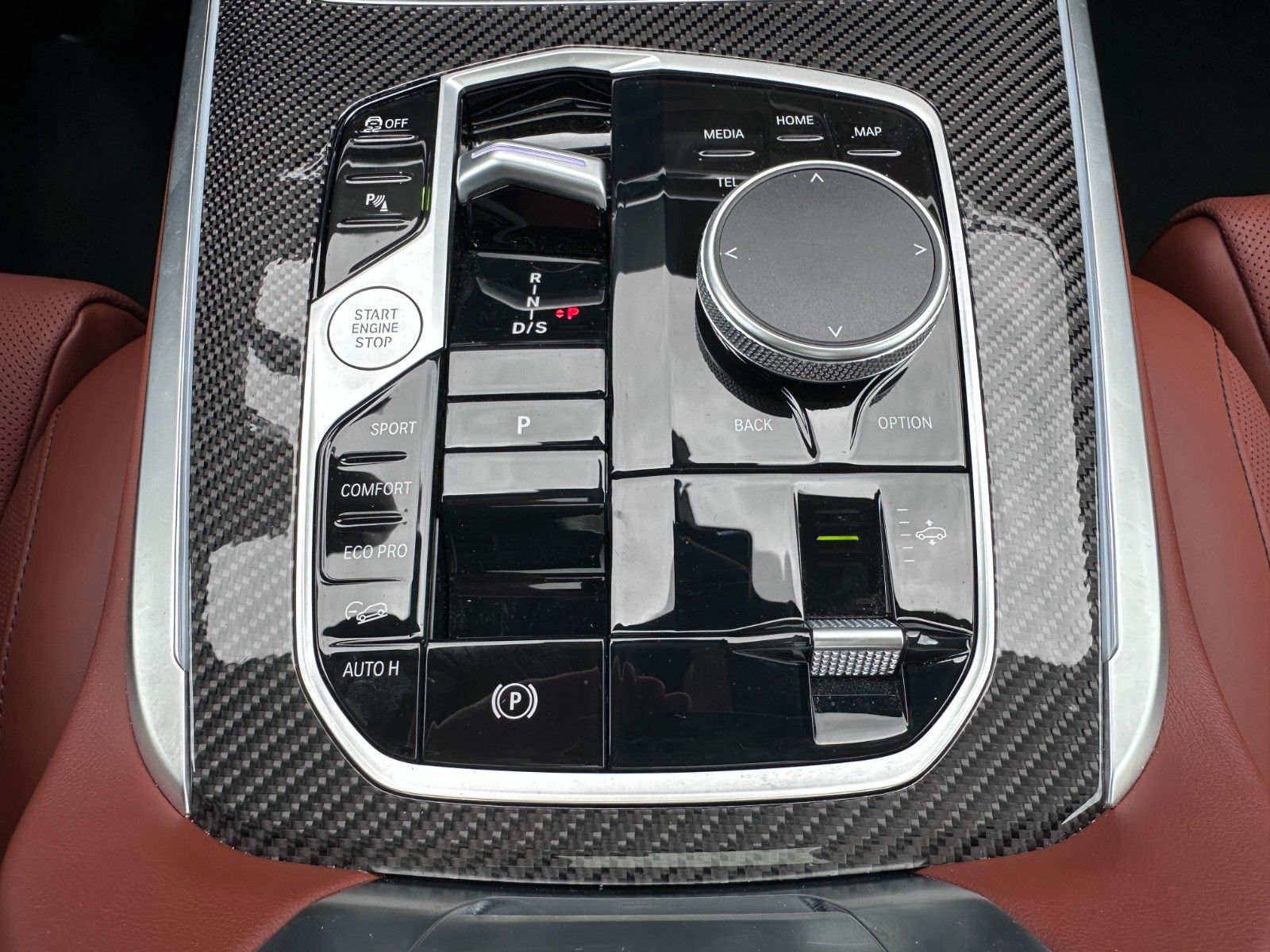 Fahrzeugabbildung BMW X7 xDrive 40 d M Sport ACC,HUD,SKYL,H&K,LUFT,22"