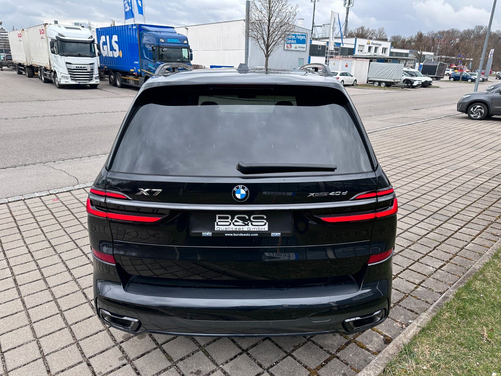 Fahrzeugabbildung BMW X7 xDrive 40 d M Sport ACC,HUD,SKYL,H&K,LUFT,22"