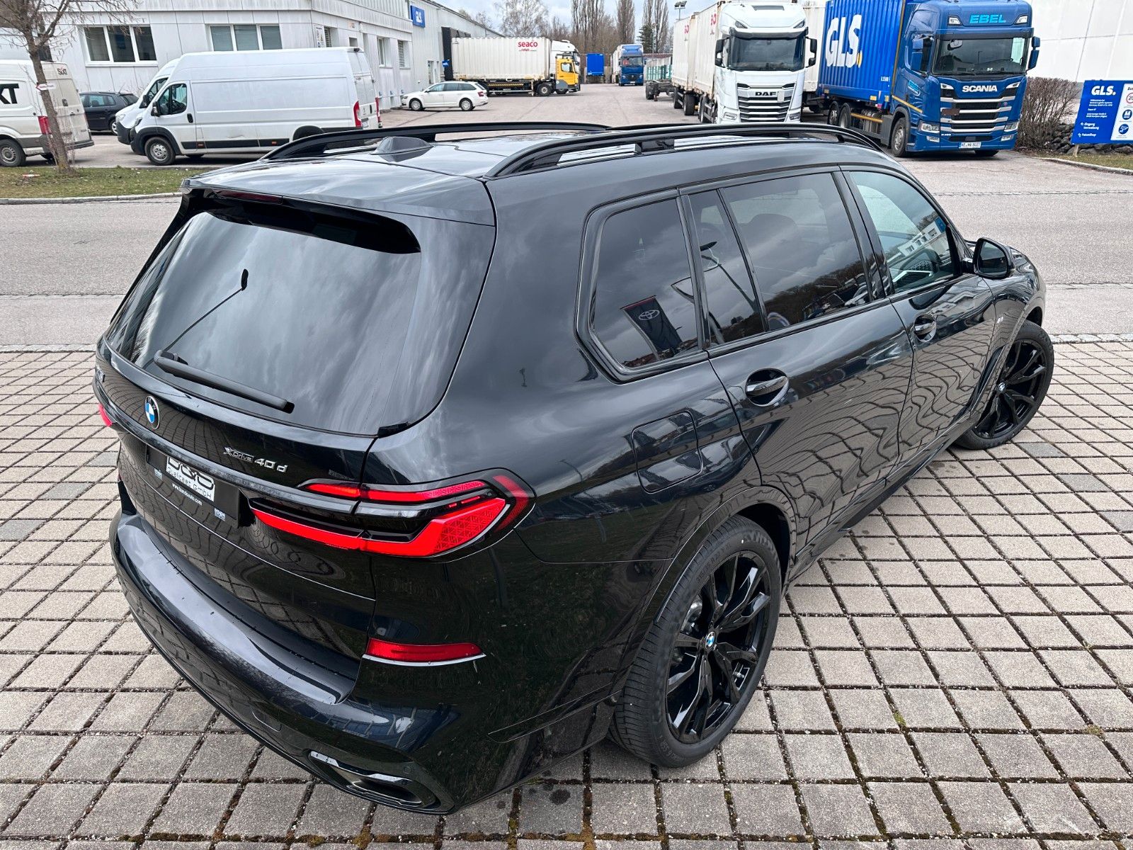 Fahrzeugabbildung BMW X7 xDrive 40 d M Sport ACC,HUD,SKYL,H&K,LUFT,22"