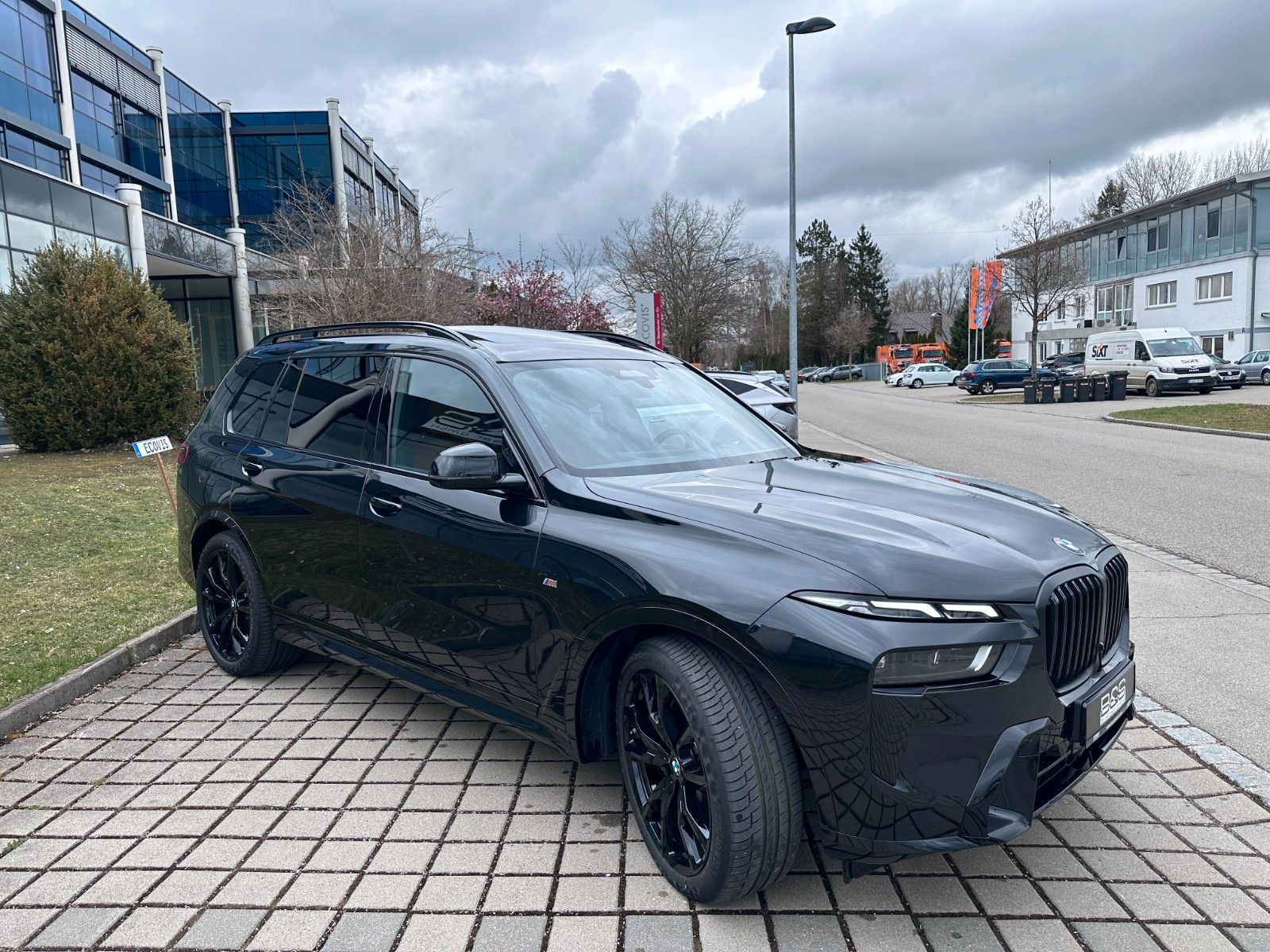 Fahrzeugabbildung BMW X7 xDrive 40 d M Sport ACC,HUD,SKYL,H&K,LUFT,22"