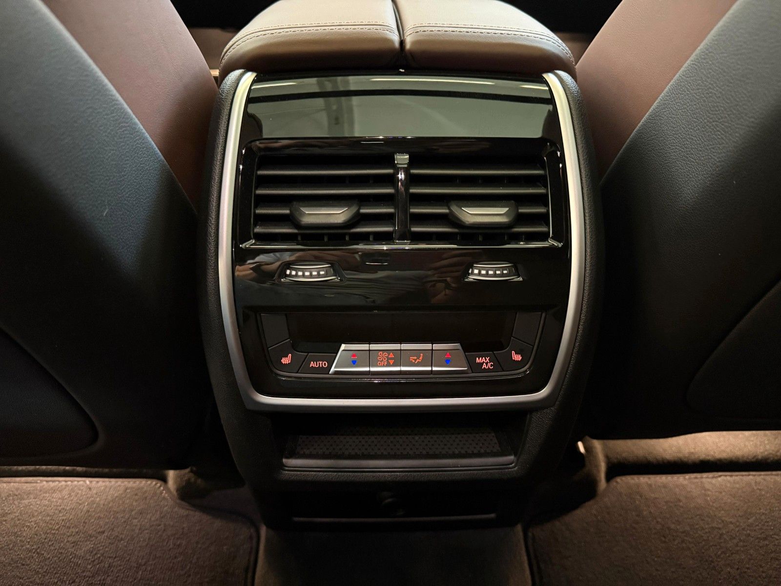 Fahrzeugabbildung BMW X6 30 d xDrive M Sport ACC,HUD,PANO,H&K,LUFT,AHK