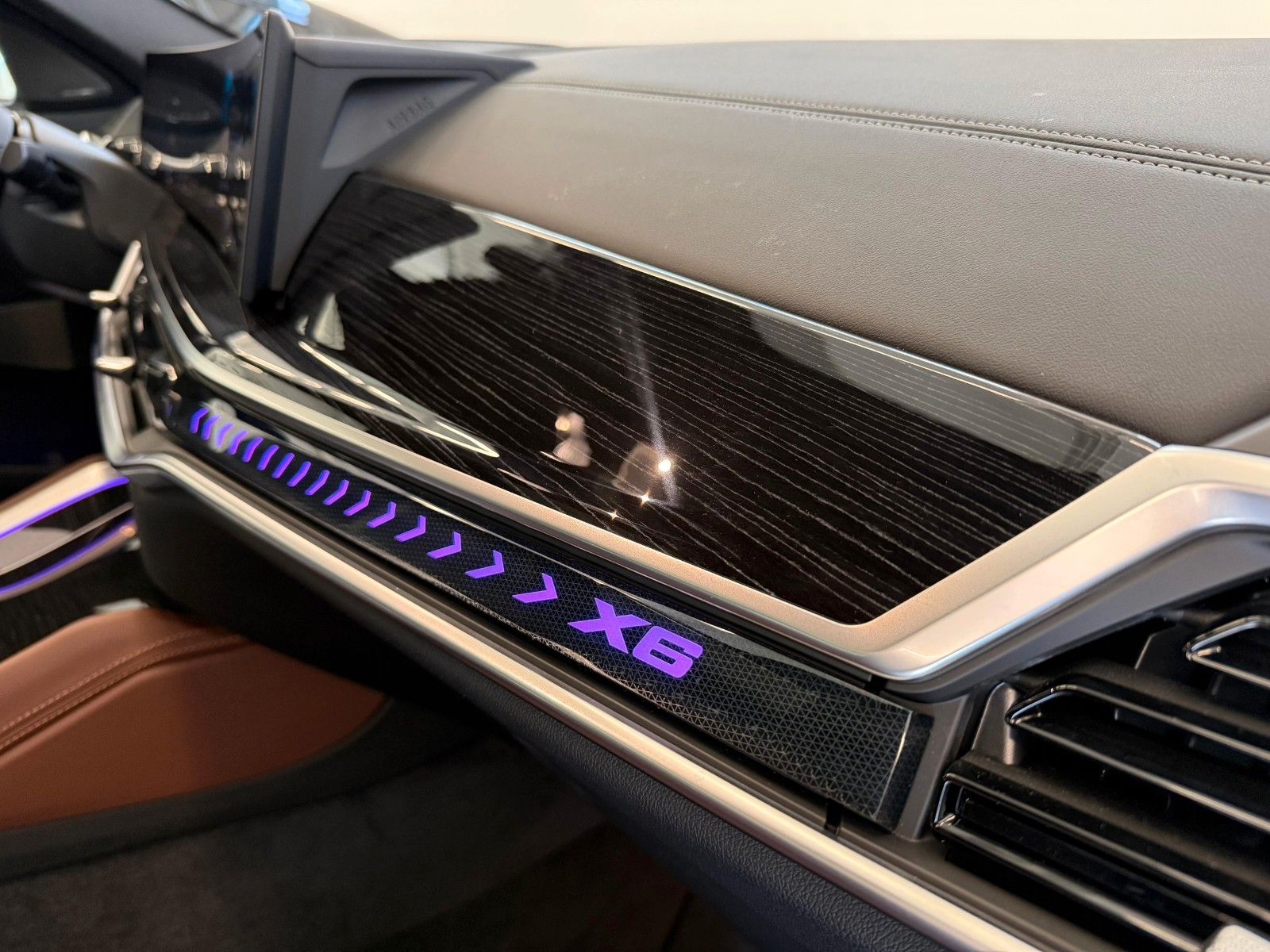 Fahrzeugabbildung BMW X6 30 d xDrive M Sport ACC,HUD,PANO,H&K,LUFT,AHK