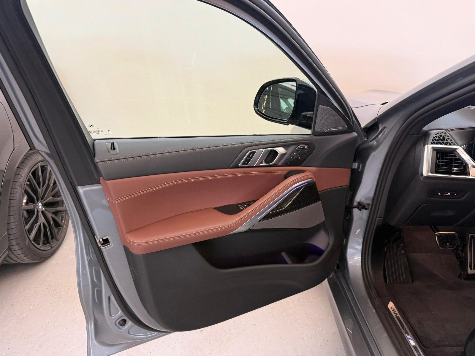 Fahrzeugabbildung BMW X6 30 d xDrive M Sport ACC,HUD,PANO,H&K,LUFT,AHK