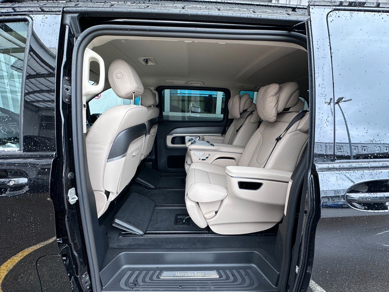 Fahrzeugabbildung Mercedes-Benz V 300 d 4M EXCLUSIVE ExtraL AMG Luxus-Sitz,LUFT