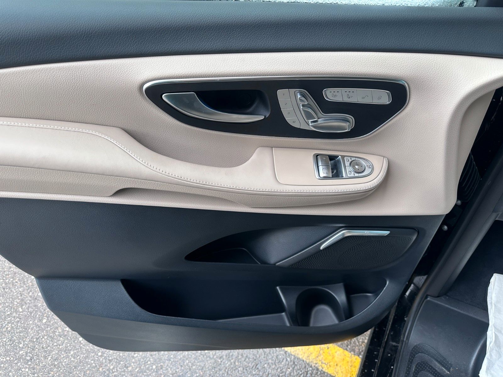 Fahrzeugabbildung Mercedes-Benz V 300 d 4M EXCLUSIVE ExtraL AMG Luxus-Sitz,LUFT