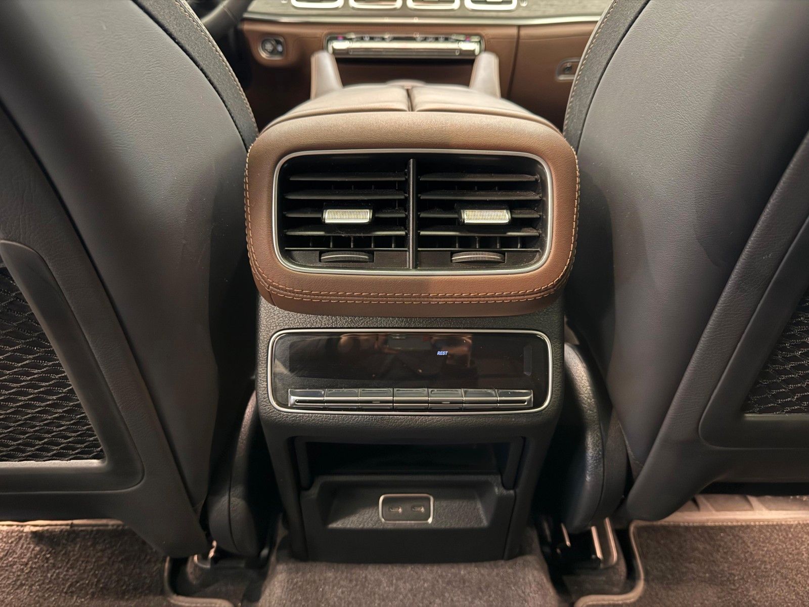 Fahrzeugabbildung Mercedes-Benz GLE 53 AMG 4Matic+ Coupe DISTR,HUD,PANO,BURM,AHK