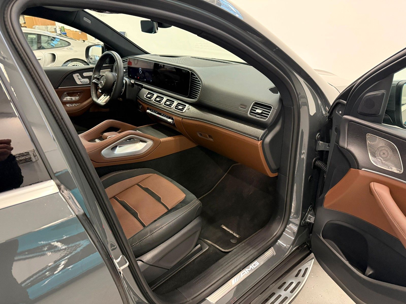 Fahrzeugabbildung Mercedes-Benz GLE 53 AMG 4Matic+ Coupe DISTR,HUD,PANO,BURM,AHK