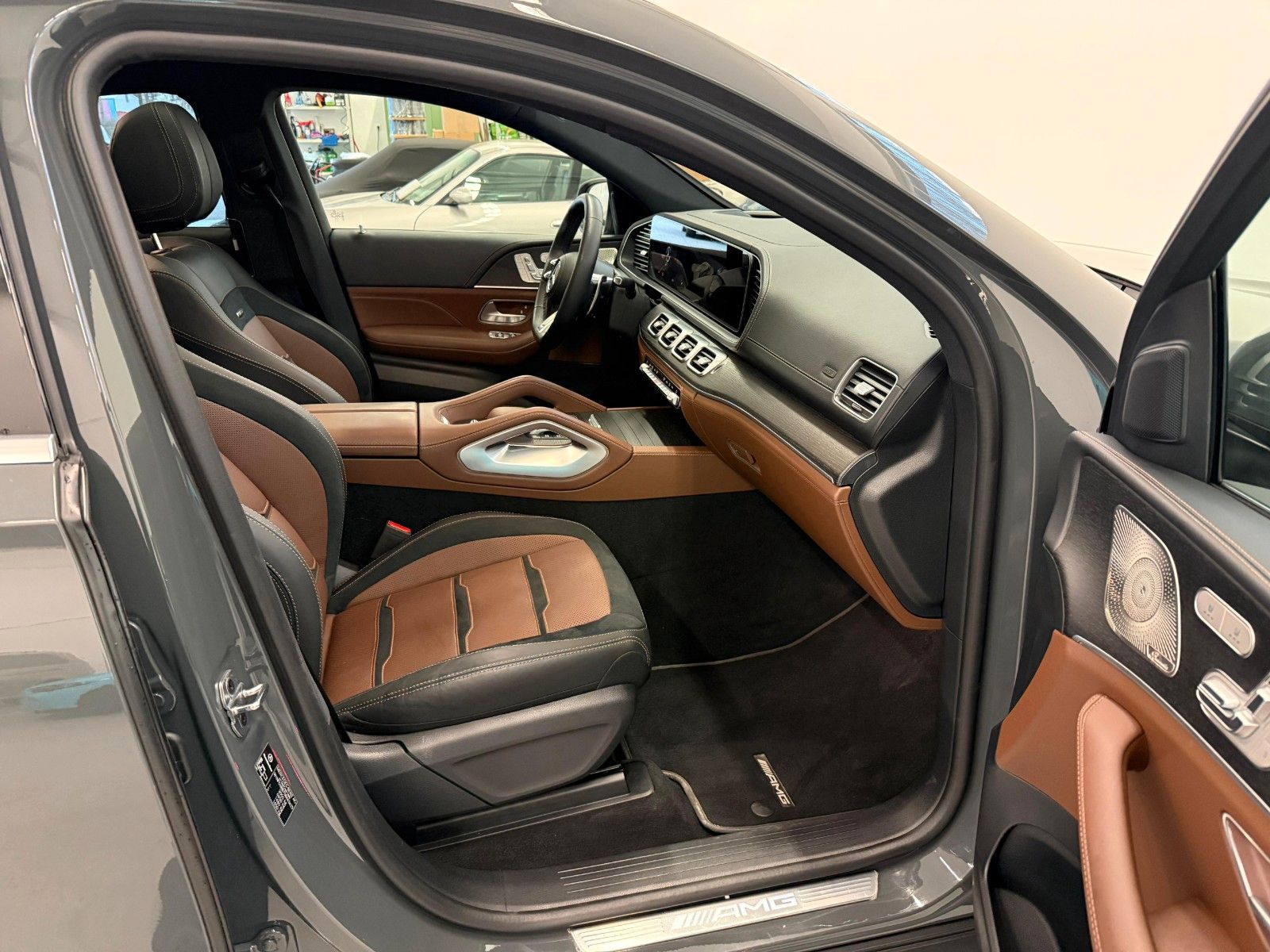 Fahrzeugabbildung Mercedes-Benz GLE 53 AMG 4Matic+ Coupe DISTR,HUD,PANO,BURM,AHK