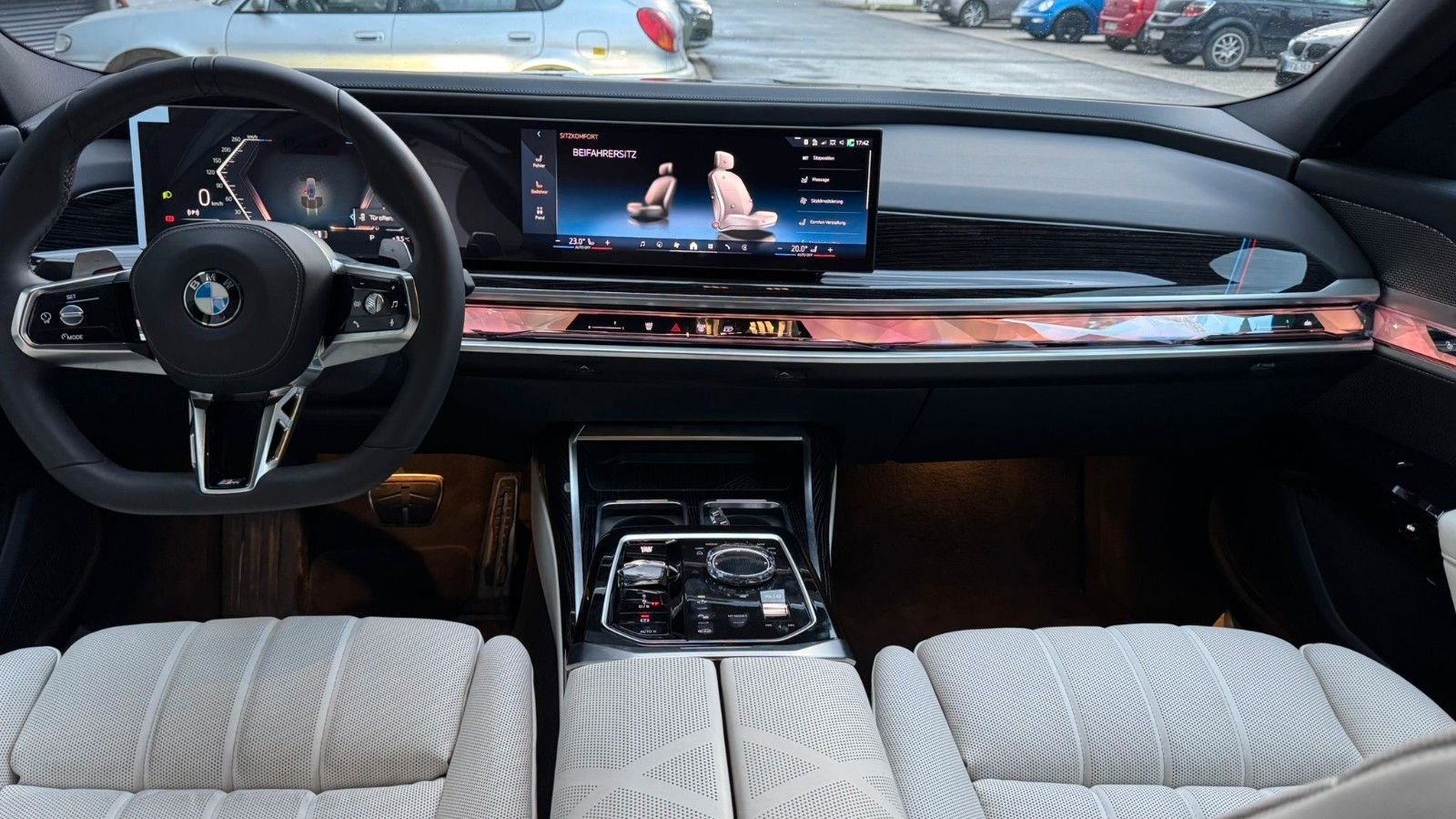 Fahrzeugabbildung BMW 740 d xDrive M Sport Pro SKYL,B&W,ExecutiveL.