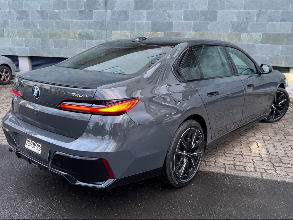 Fahrzeugabbildung BMW 740 d xDrive M Sport Pro SKYL,B&W,ExecutiveL.