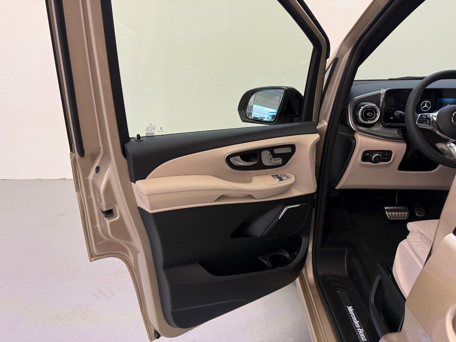 Fahrzeugabbildung Mercedes-Benz V 300 d 4M AMG EXCLUSIVE ExtraL.,Luxussitz,DIST.