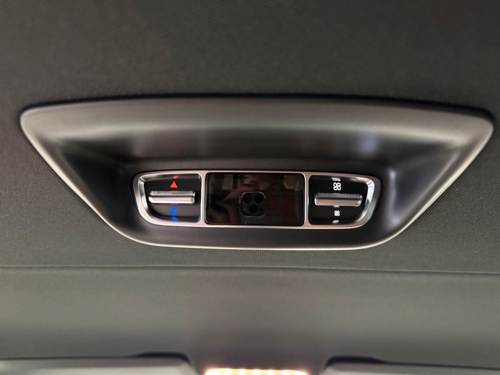 Fahrzeugabbildung Mercedes-Benz V 300 d 4M AMG EXCLUSIVE ExtraL.,Luxussitz,DIST.