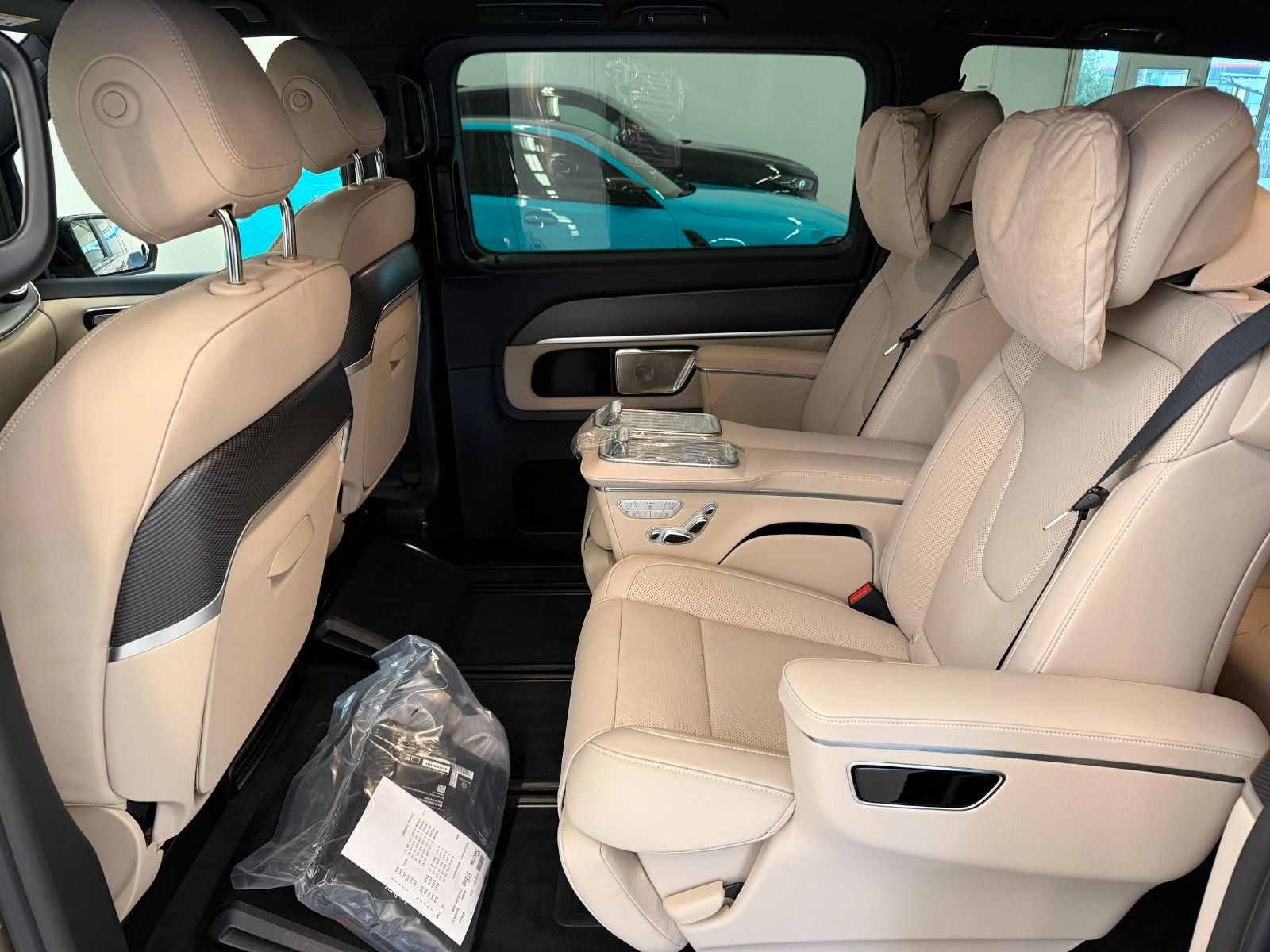 Fahrzeugabbildung Mercedes-Benz V 300 d 4M AMG EXCLUSIVE ExtraL.,Luxussitz,DIST.