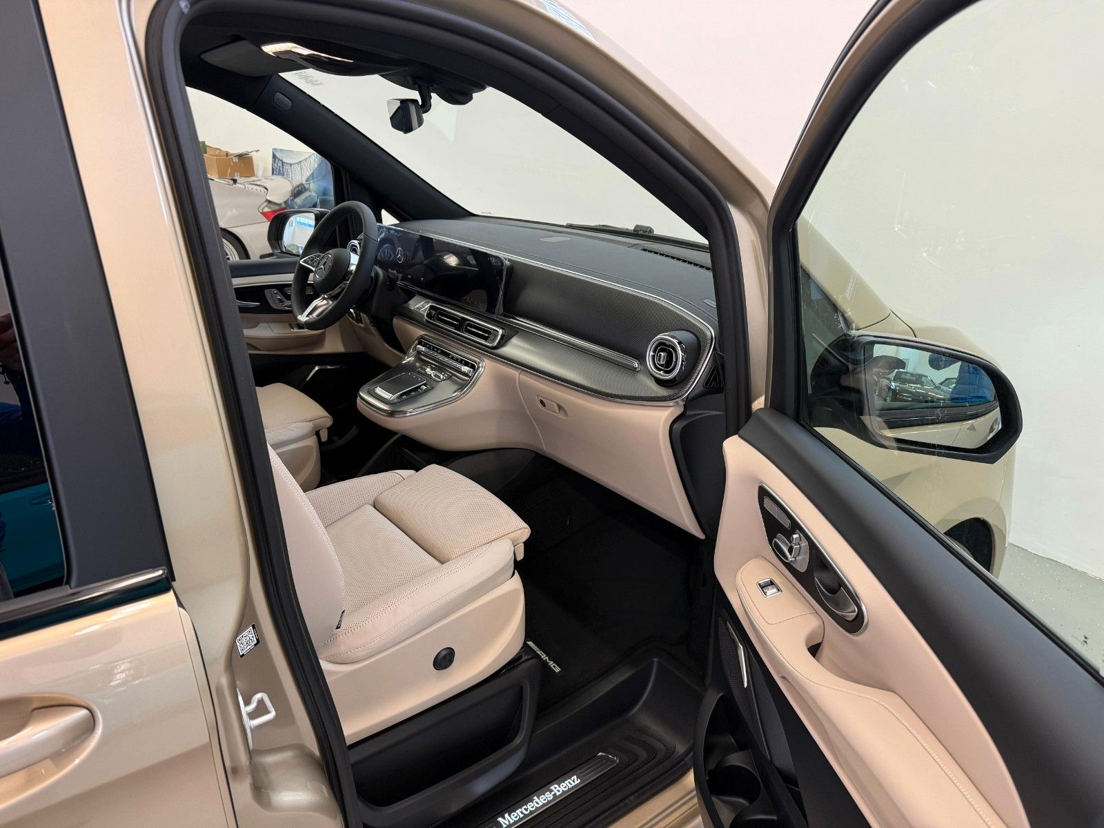 Fahrzeugabbildung Mercedes-Benz V 300 d 4M AMG EXCLUSIVE ExtraL.,Luxussitz,DIST.