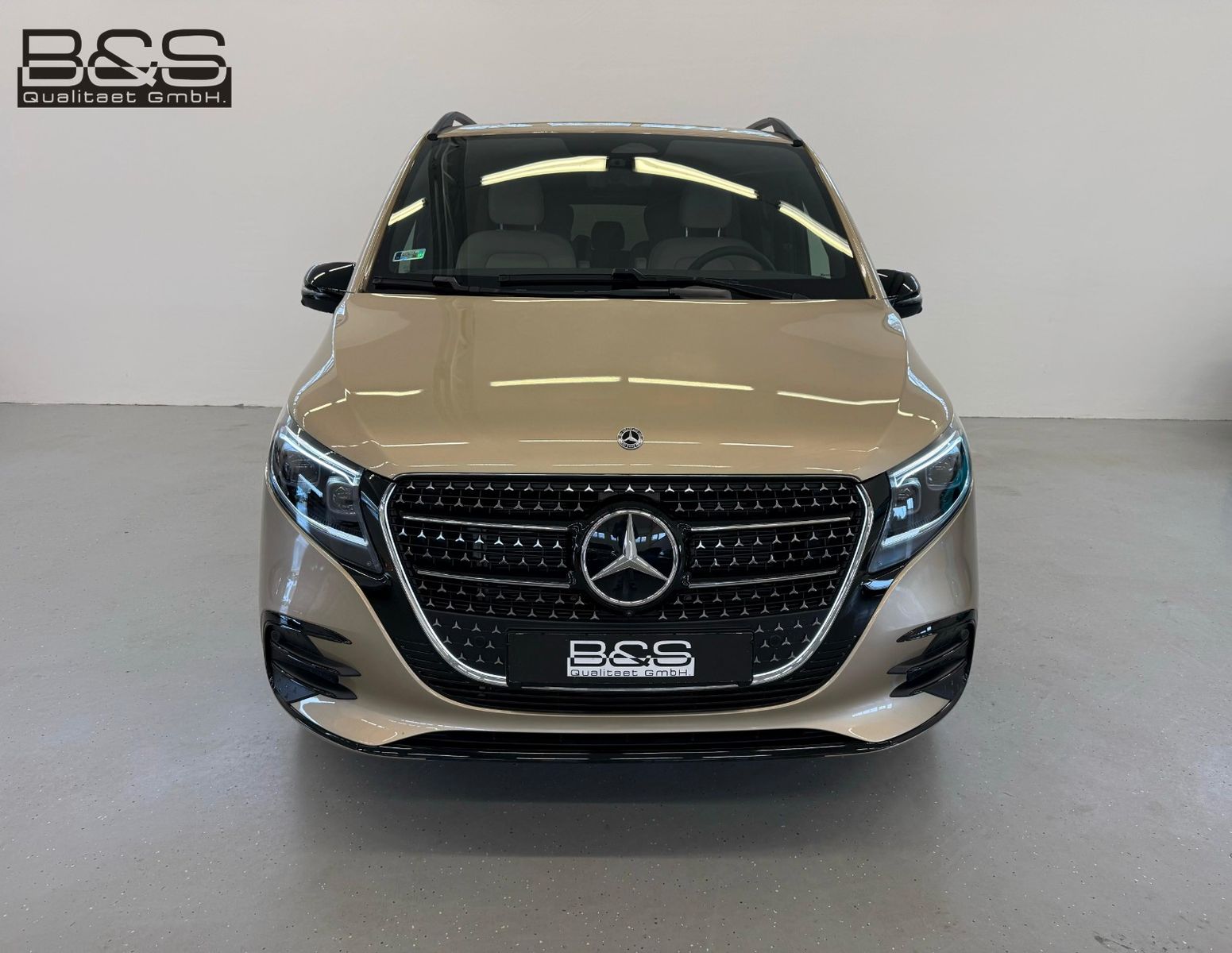 Fahrzeugabbildung Mercedes-Benz V 300 d 4M AMG EXCLUSIVE ExtraL.,Luxussitz,DIST.