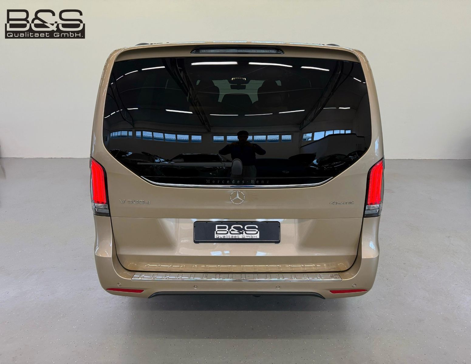 Fahrzeugabbildung Mercedes-Benz V 300 d 4M AMG EXCLUSIVE ExtraL.,Luxussitz,DIST.