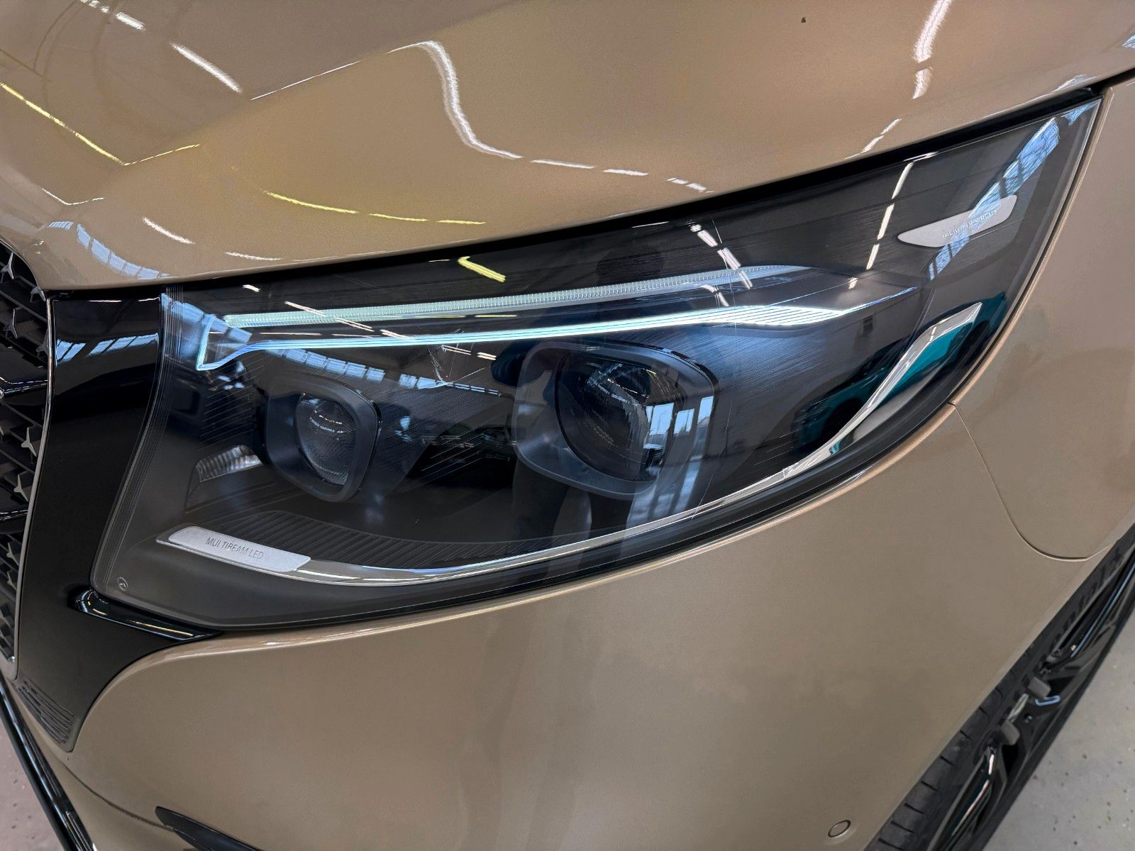 Fahrzeugabbildung Mercedes-Benz V 300 d 4M AMG EXCLUSIVE ExtraL.,Luxussitz,DIST.