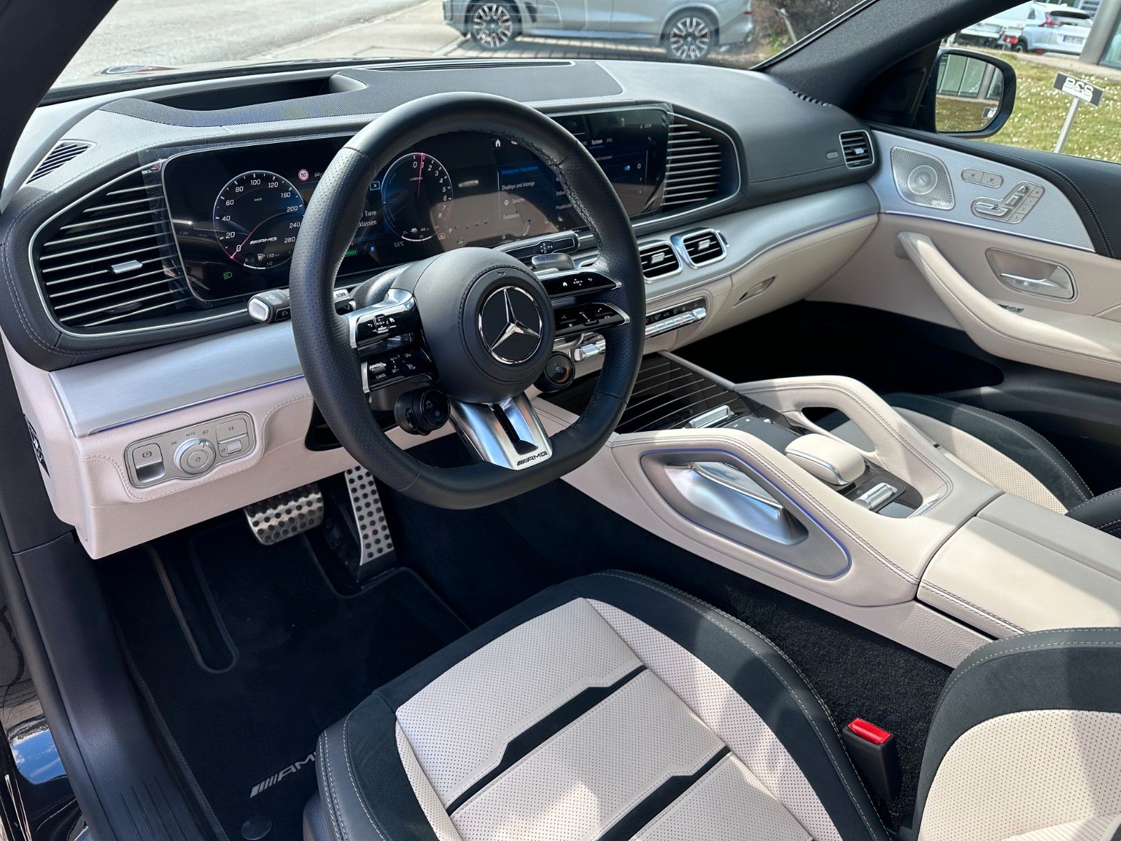 Fahrzeugabbildung Mercedes-Benz GLE 53 e AMG 4M Coupe DISTR,HUD,PANO,BURM,22"