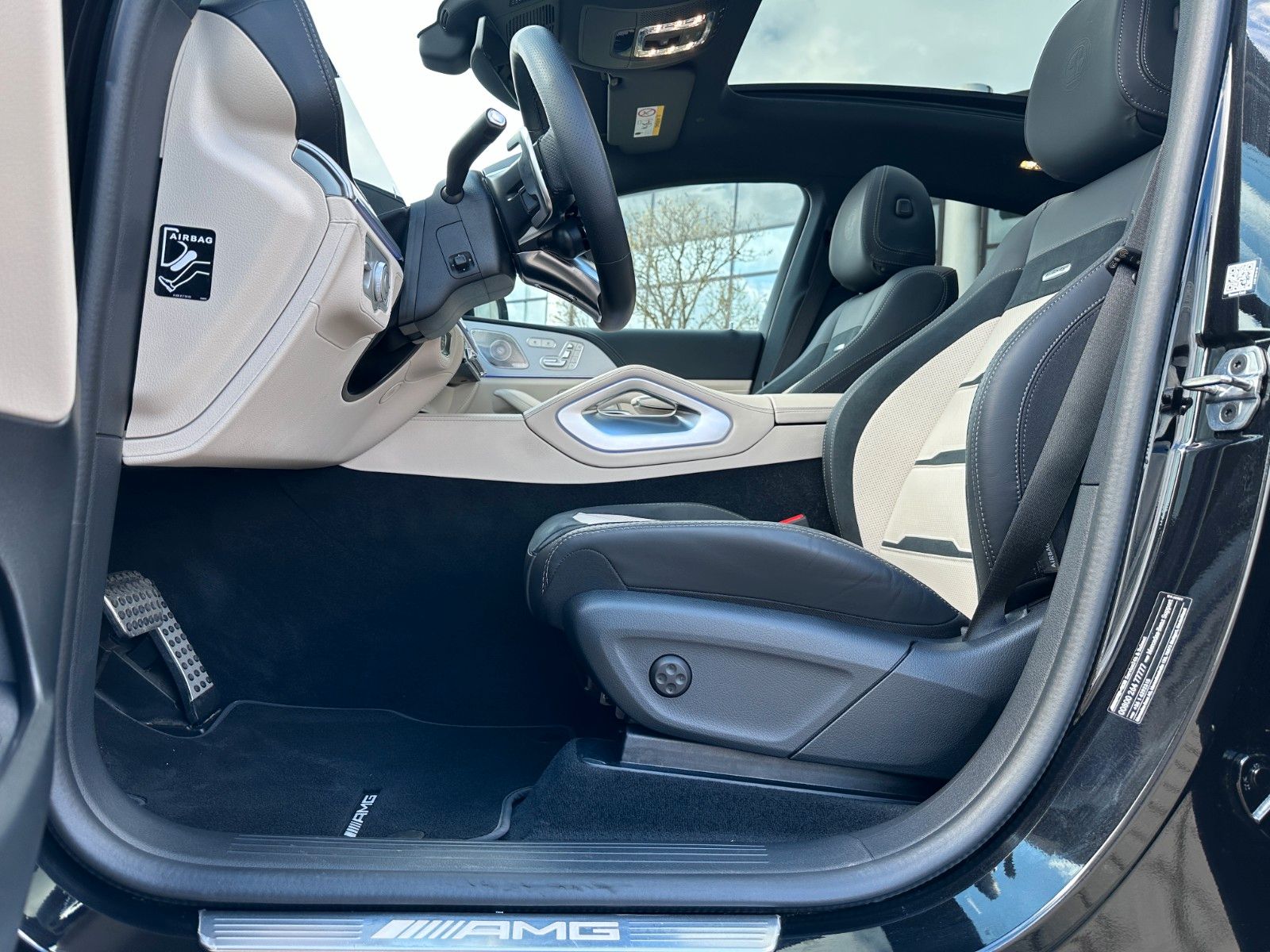 Fahrzeugabbildung Mercedes-Benz GLE 53 e AMG 4M Coupe DISTR,HUD,PANO,BURM,22"