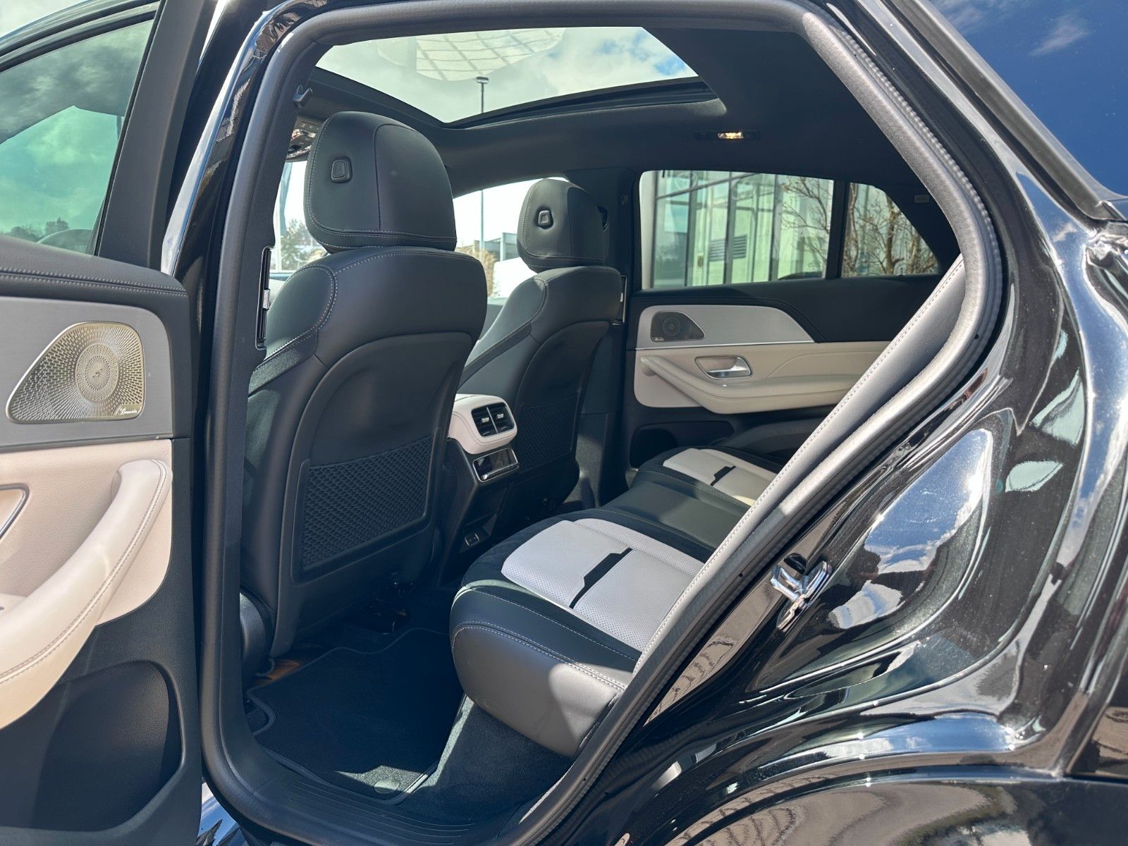 Fahrzeugabbildung Mercedes-Benz GLE 53 e AMG 4M Coupe DISTR,HUD,PANO,BURM,22"