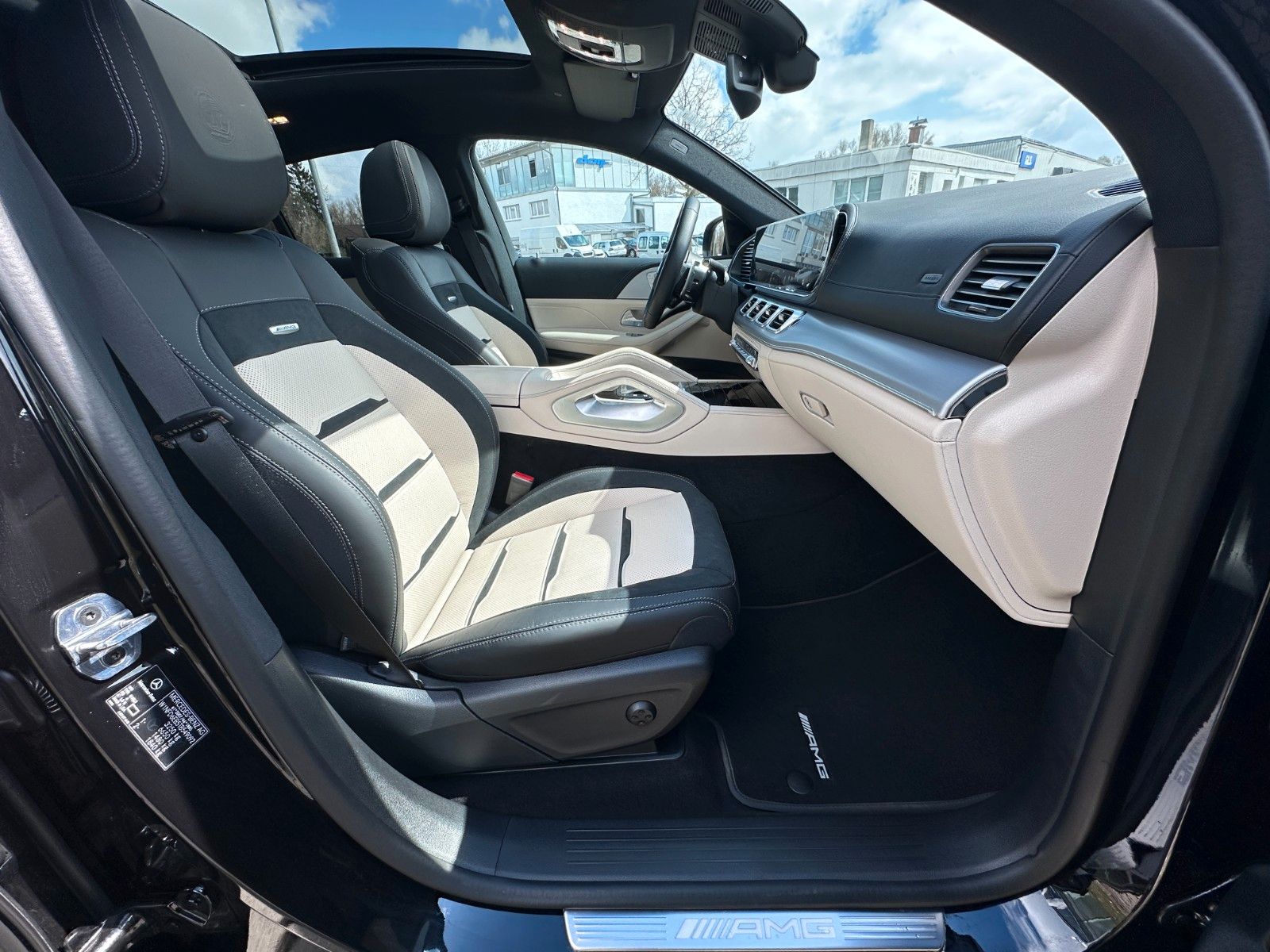 Fahrzeugabbildung Mercedes-Benz GLE 53 e AMG 4M Coupe DISTR,HUD,PANO,BURM,22"